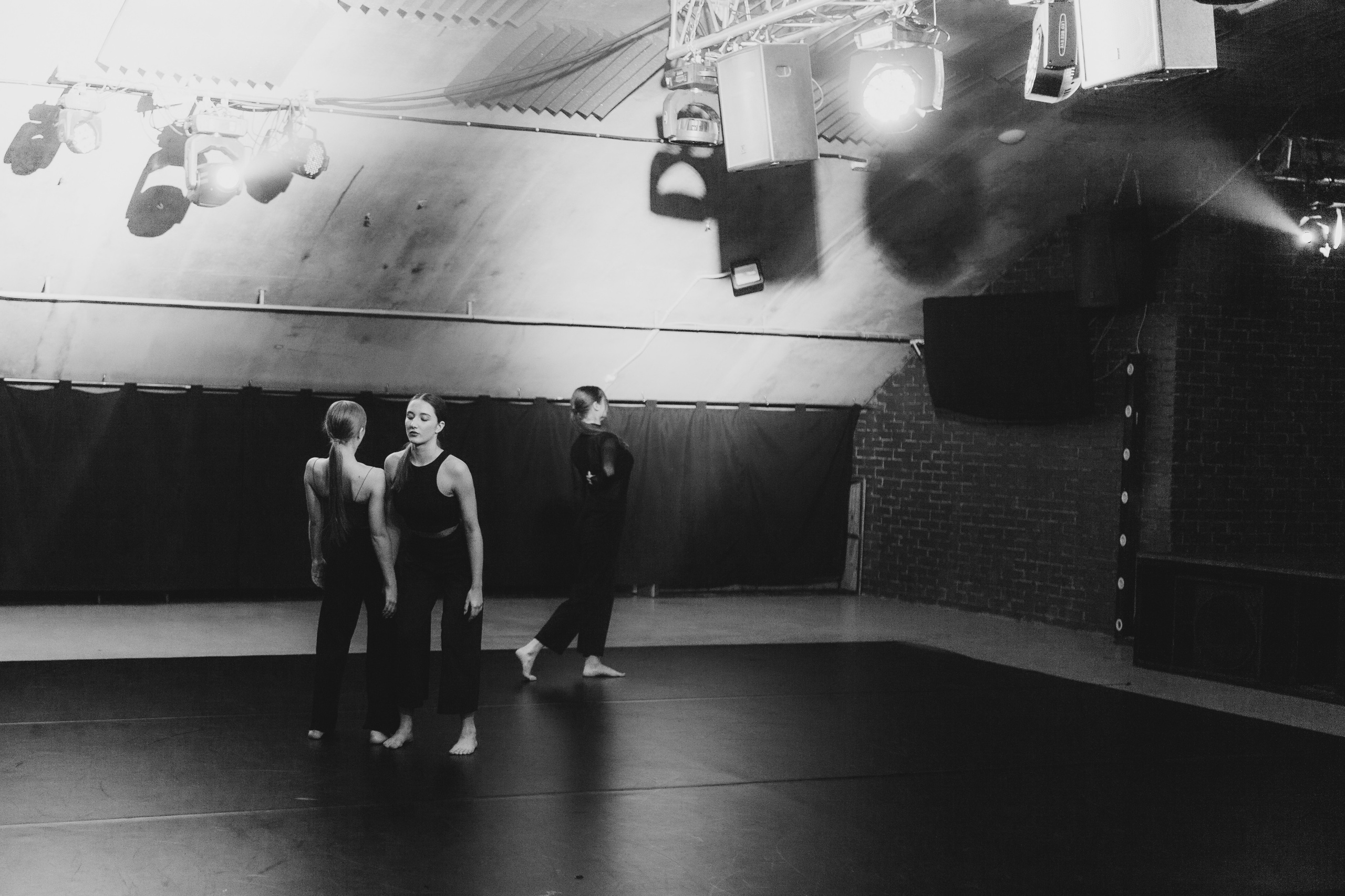 Современный танец НОККиИ. Семейный и женский фотограф, стильный репортаж в г. Новосибирск