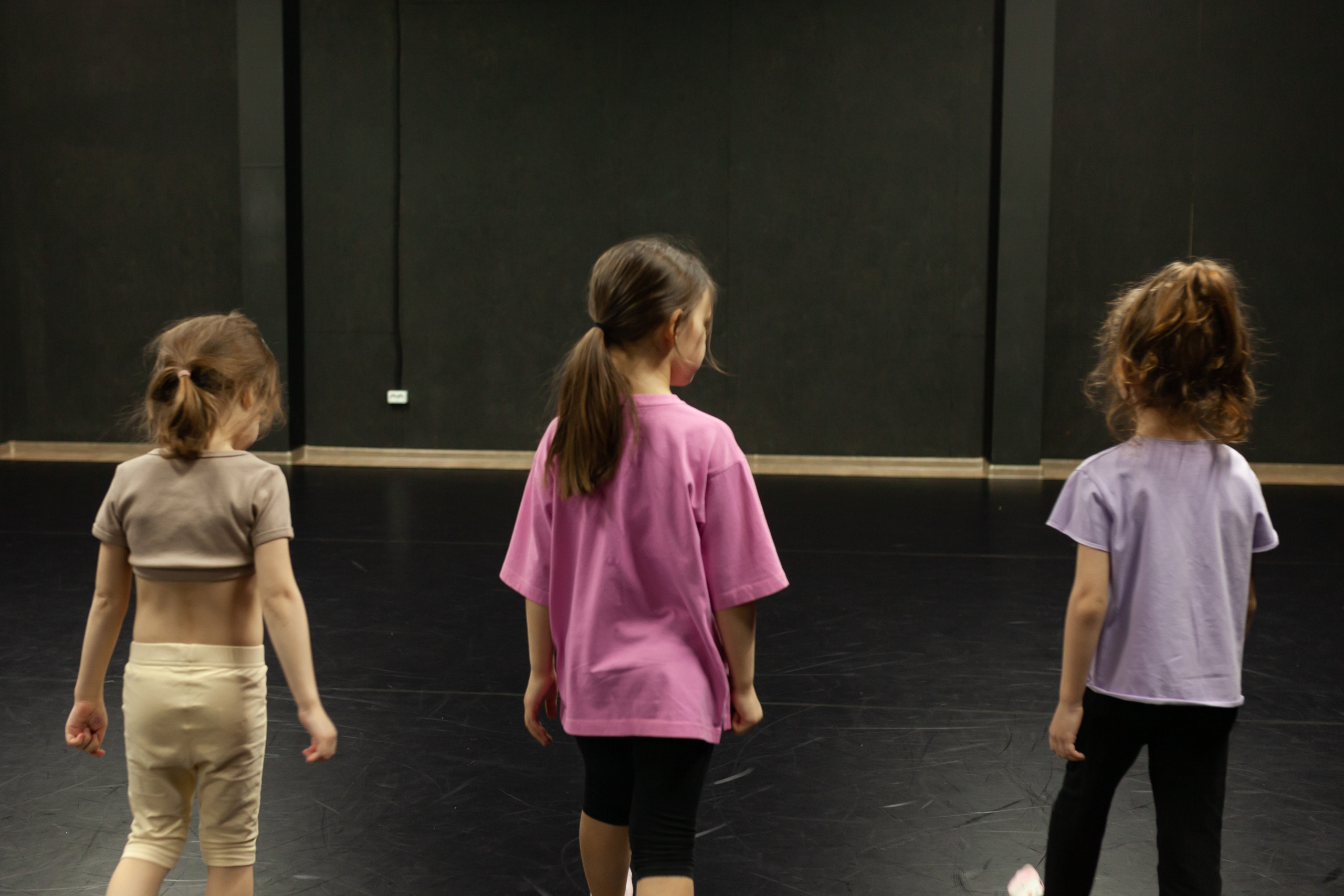 Театр современного танца GLYPTIC дети. Семейный и женский фотограф, стильный репортаж в г. Новосибирск