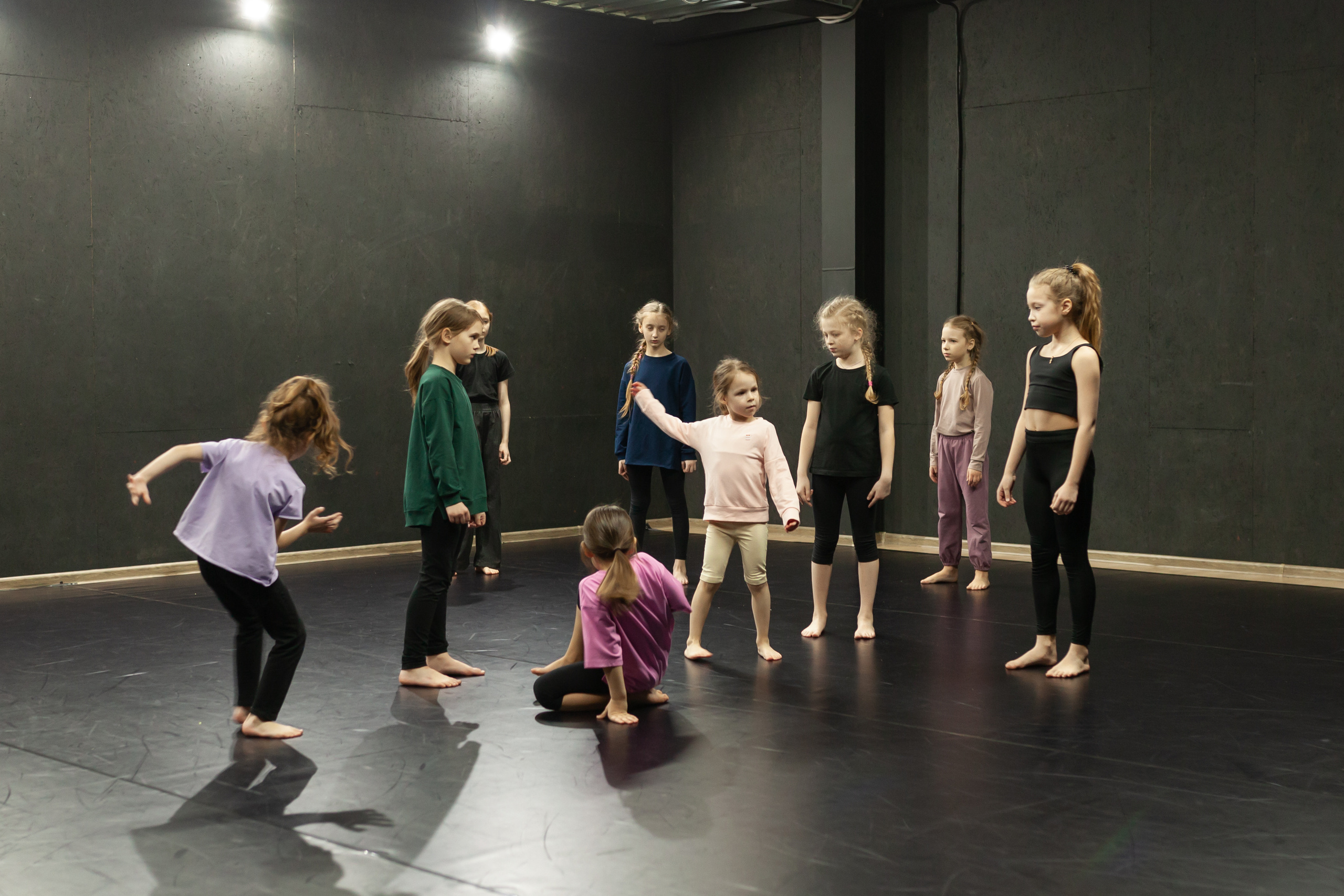 Театр современного танца GLYPTIC дети. Семейный и женский фотограф, стильный репортаж в г. Новосибирск