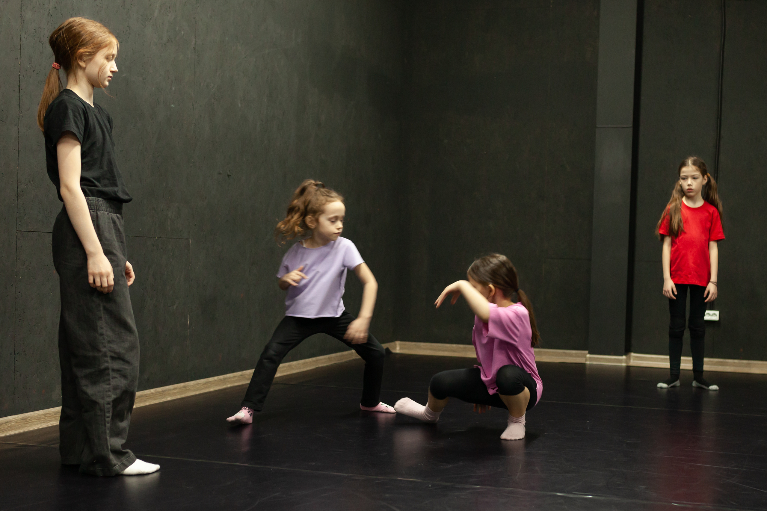 Театр современного танца GLYPTIC дети. Семейный и женский фотограф, стильный репортаж в г. Новосибирск