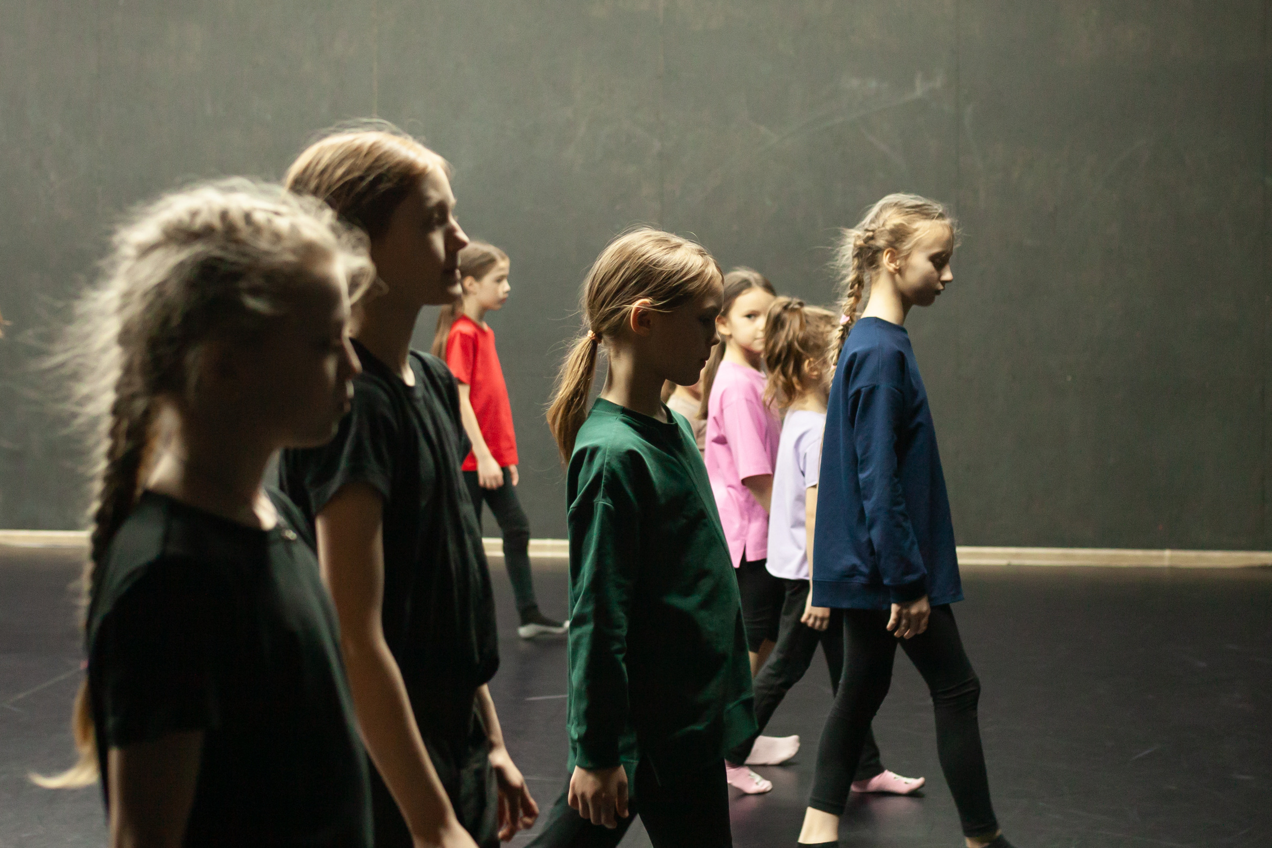 Театр современного танца GLYPTIC дети. Семейный и женский фотограф, стильный репортаж в г. Новосибирск