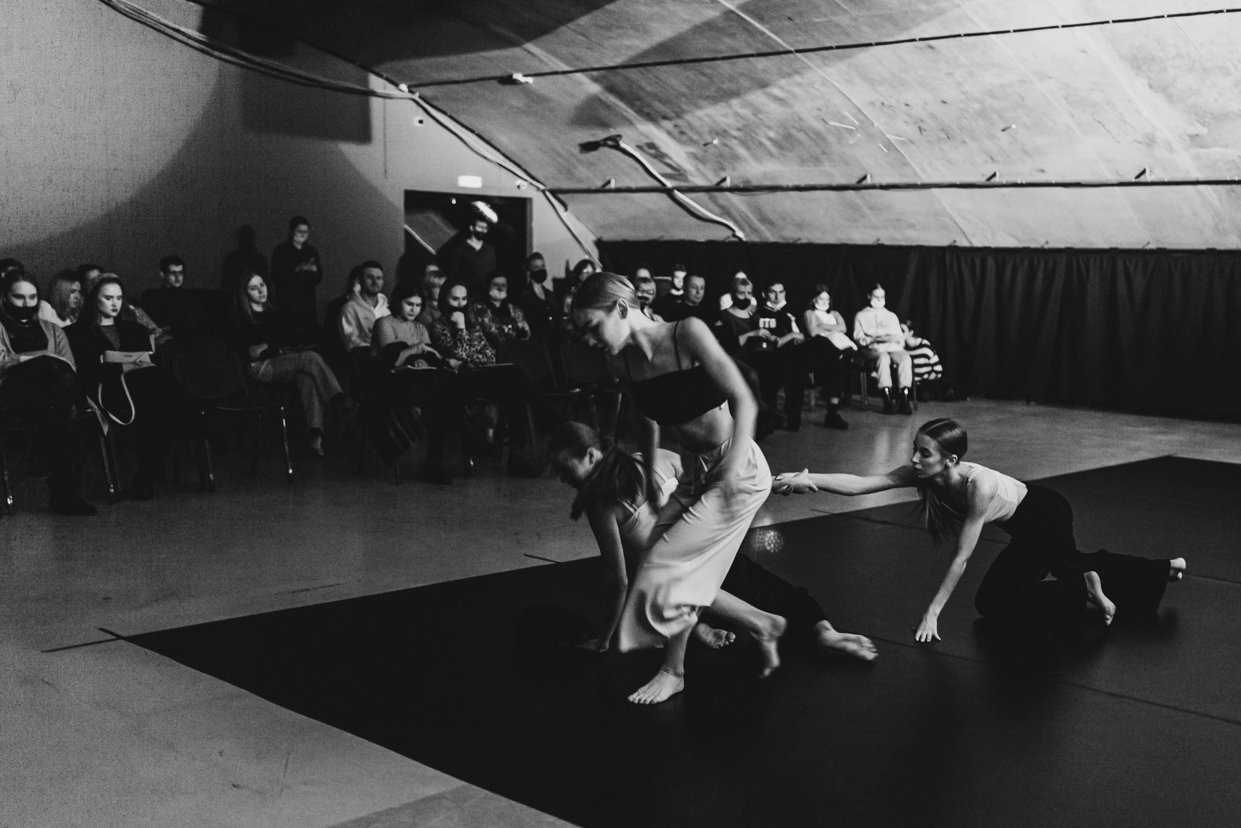 Современный танец НОККиИ. Семейный и женский фотограф, стильный репортаж в г. Новосибирск
