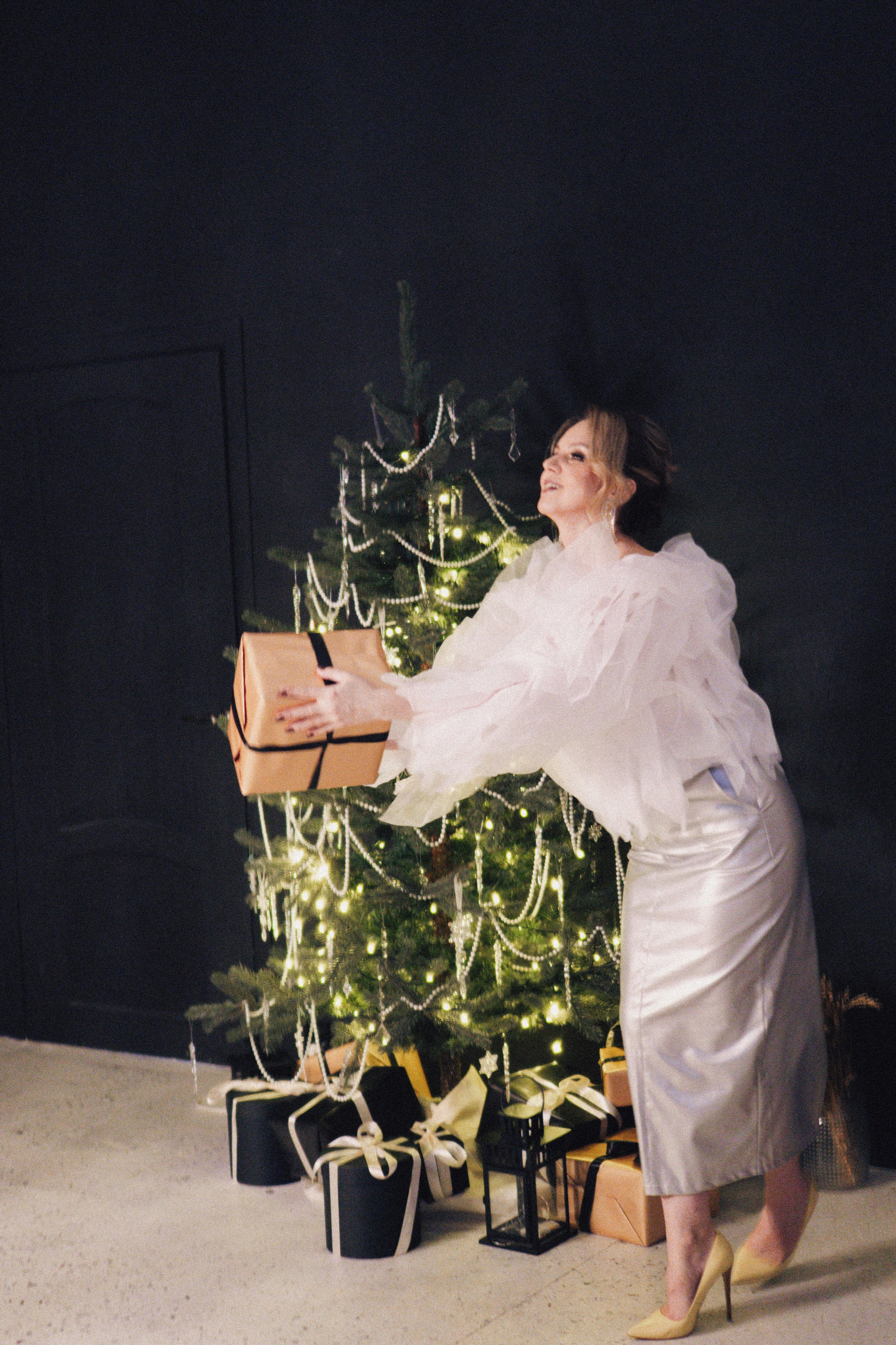 НОВОГОДНЯЯ ФОТОСЕСИИЯ В СТУДИИ ДЛЯ ДЕВУШКИ И ПРОГУЛКА ПО ЧЕРНЫШЕВСКОЙ. Профессиональный фотограф, Санкт-Петербург — Виктория Богомолова