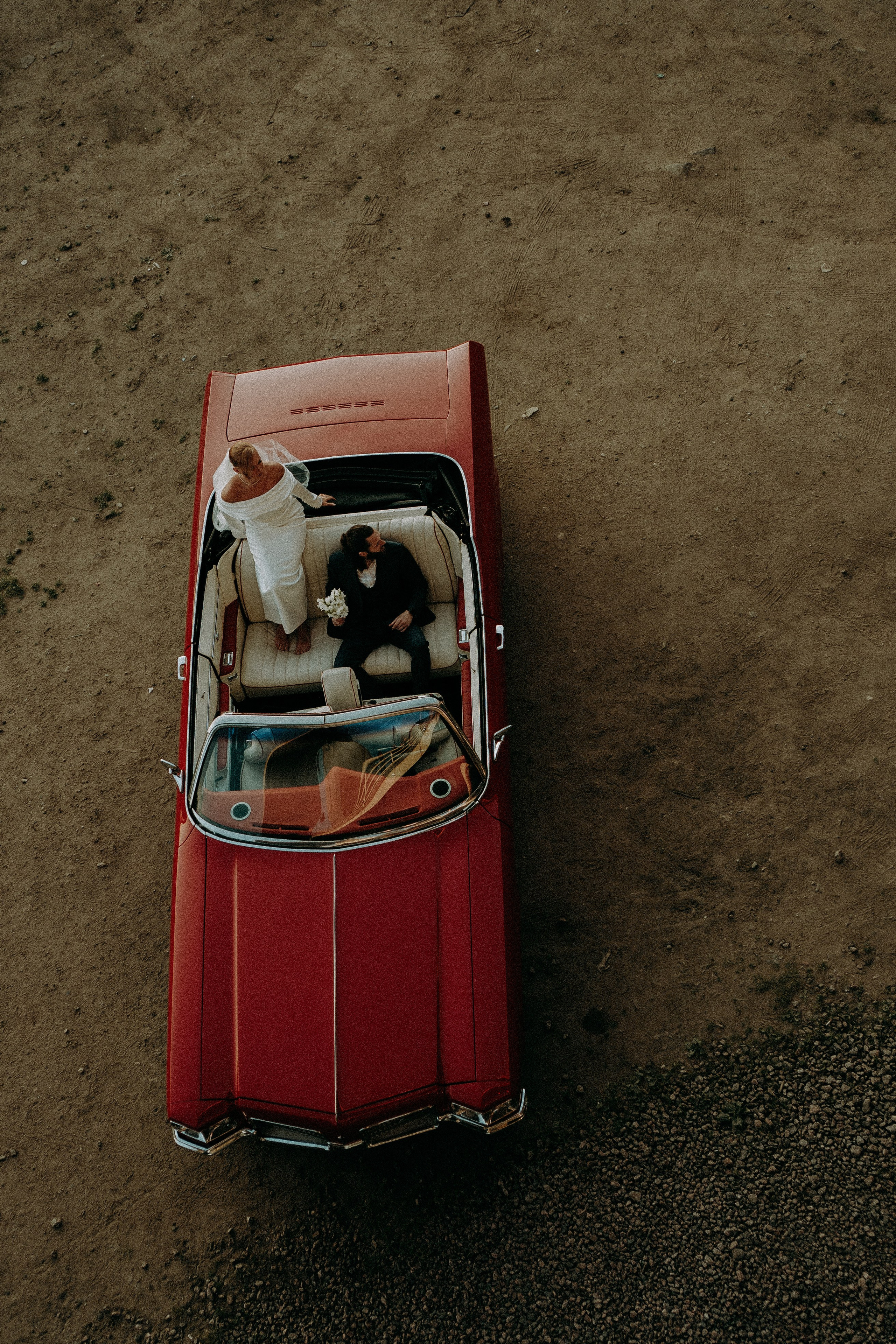 СВАДЕБНАЯ СЬЕМКА ВОЗЛЕ МСОТА БЕТАНКУРА НА КАБРИОЛЕТЕ. Профессиональный фотограф, Санкт-Петербург — Виктория Богомолова