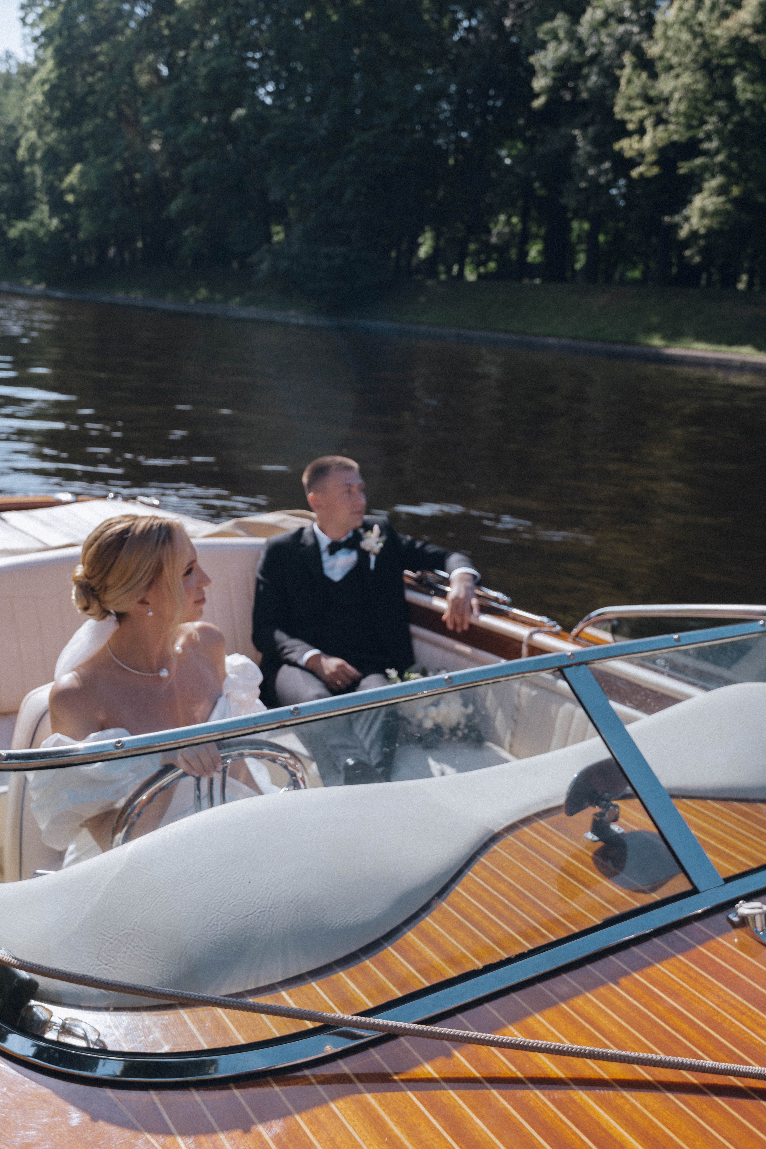 СВАДЕНБНАЯ СЬЕМКА НА КАТЕРЕ ПО КАНАЛАМ САНКТ-ПЕТЕРБУРГА И В АКВАТОРИИ НЕВЫ. Профессиональный фотограф, Санкт-Петербург — Виктория Богомолова