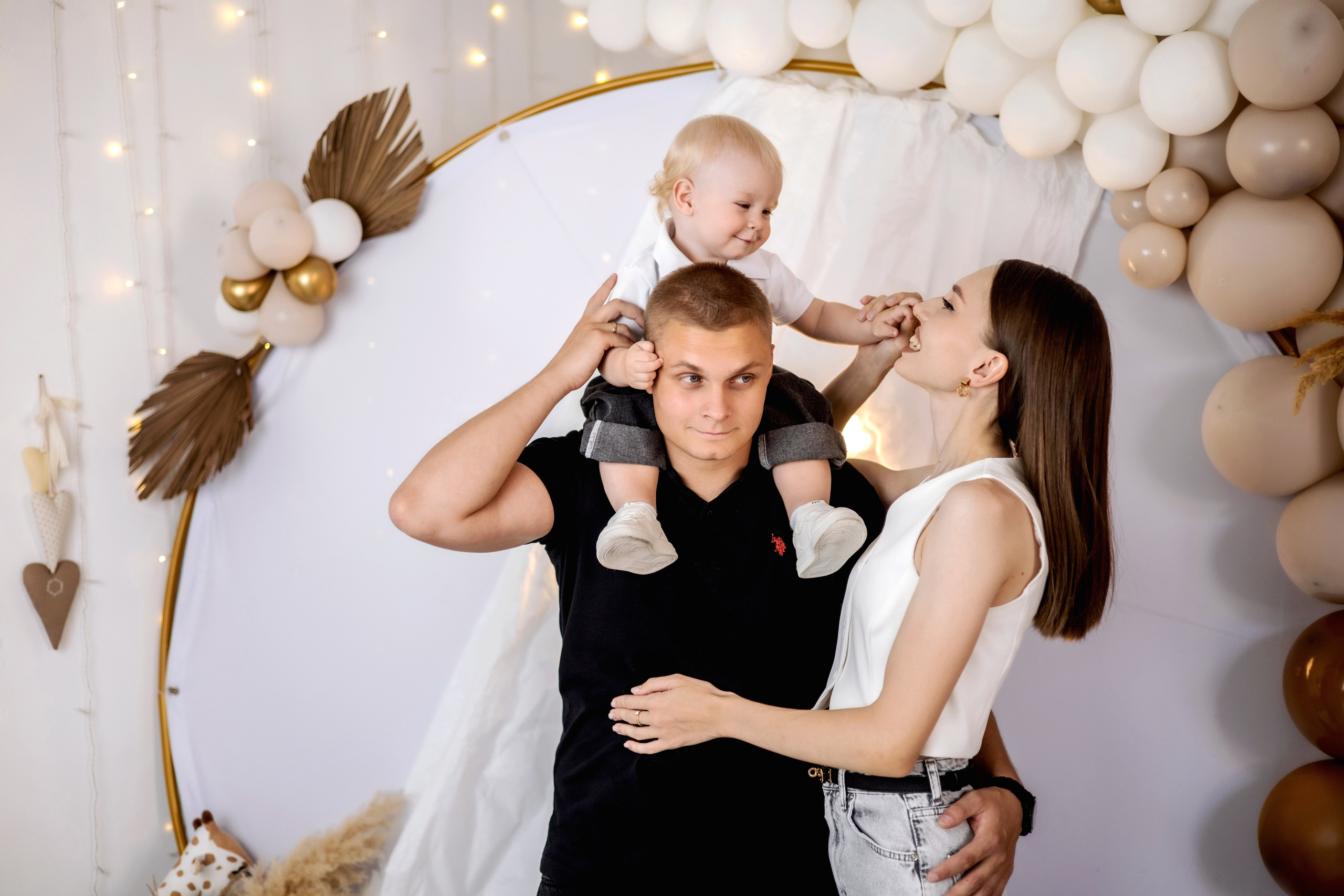 Дамиру годик. Фотограф Надежда Лукьянова