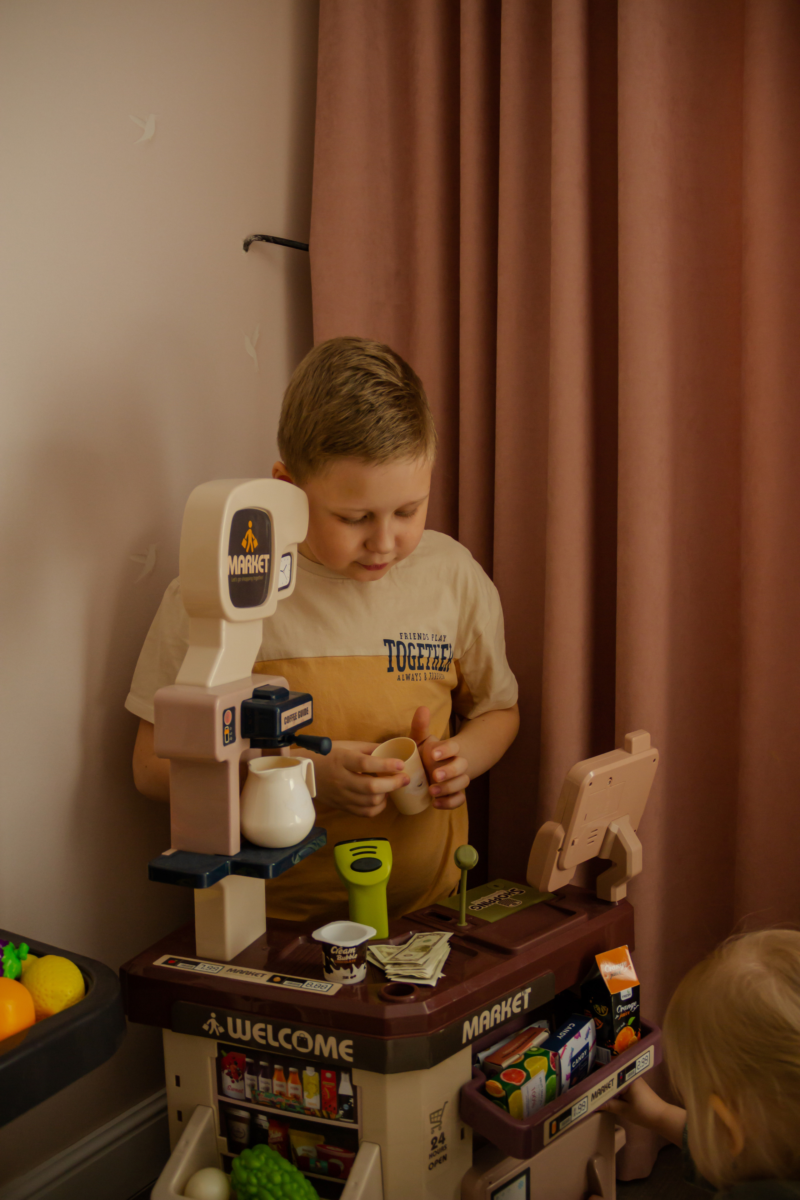 Женя\Эдик\Марк\Оливия