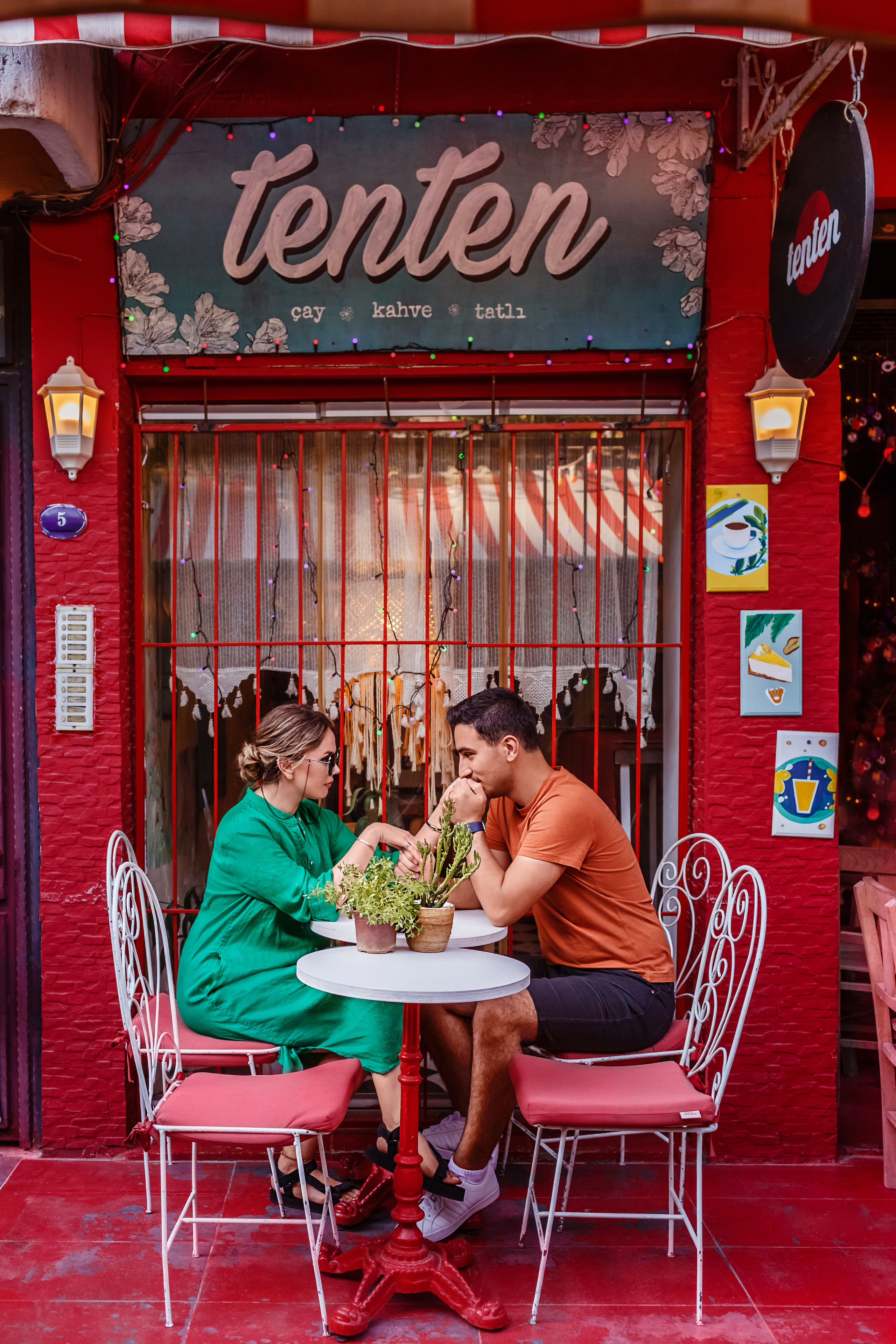 Bright walk around Izmir. Professional family and children’s photographer in Izmir Irina Eron