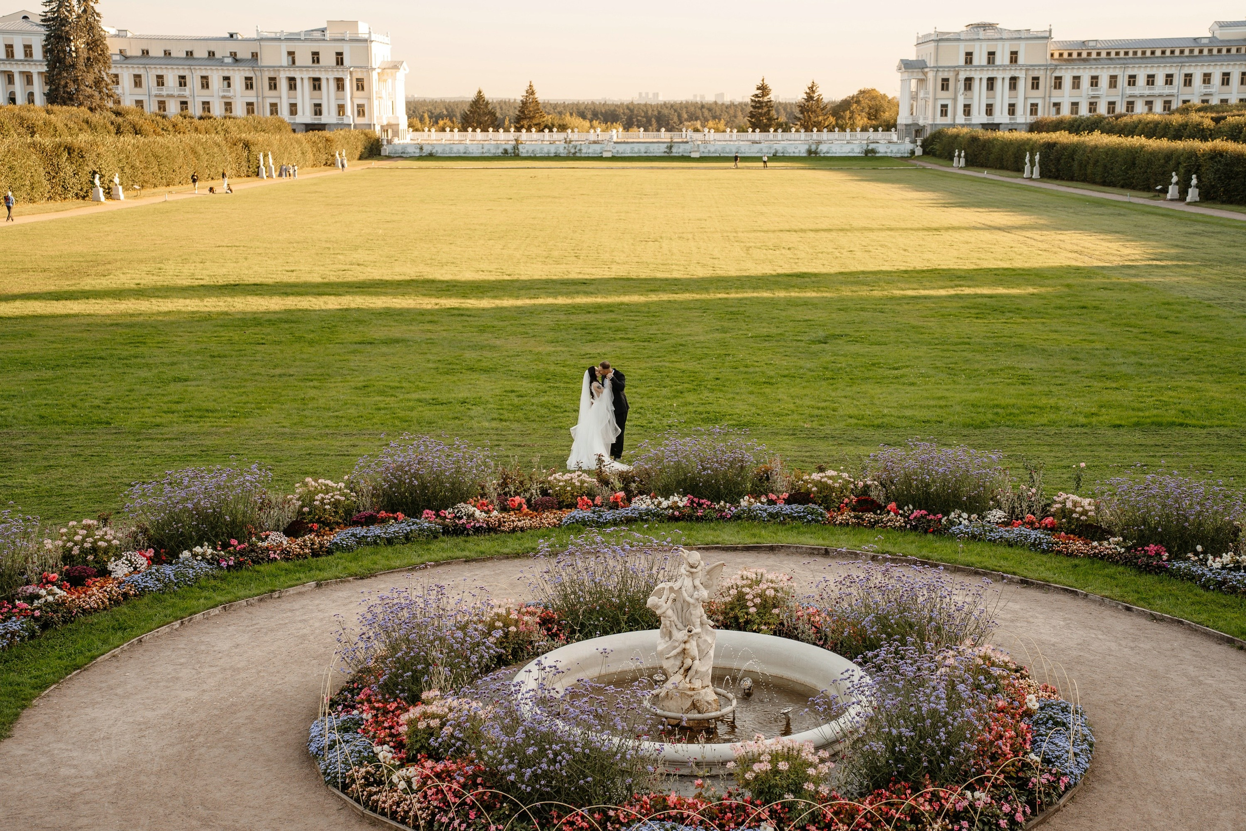 Свадьба в усадьбе Архангельское. Свадебный и семейный фотограф в Москве Светлана Зоткина
