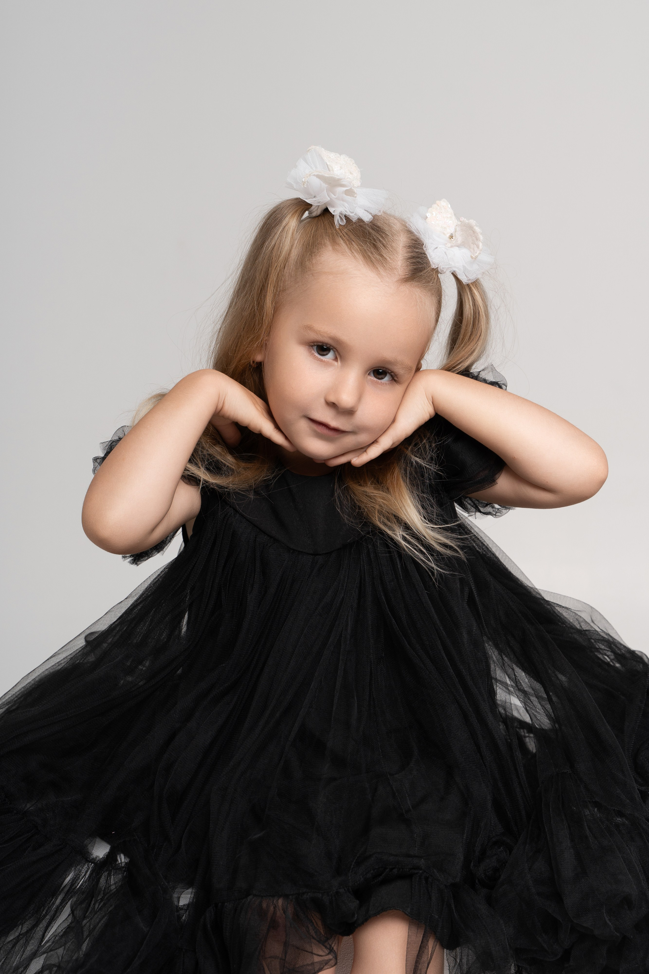 Алисе и Анюте 4 года. Фотограф Татьяна Мамонтова