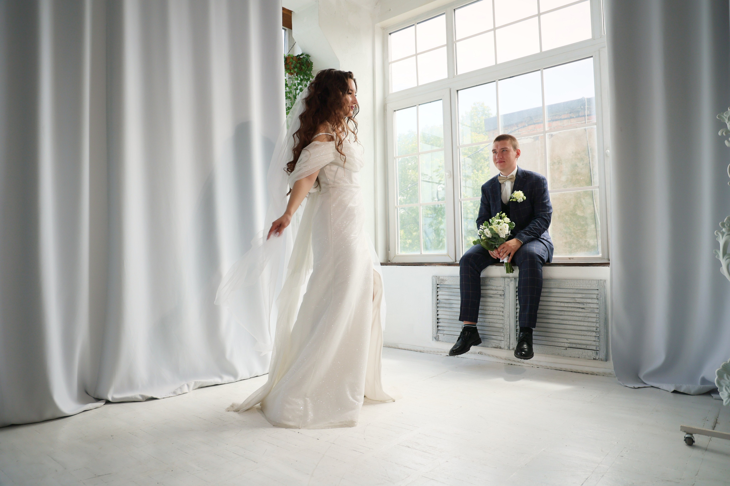 Свадебная фотосессия в студии «ЧеБэ» Самара. Свадебный видеограф и свадебный фотограф в Самаре Олег Слеб