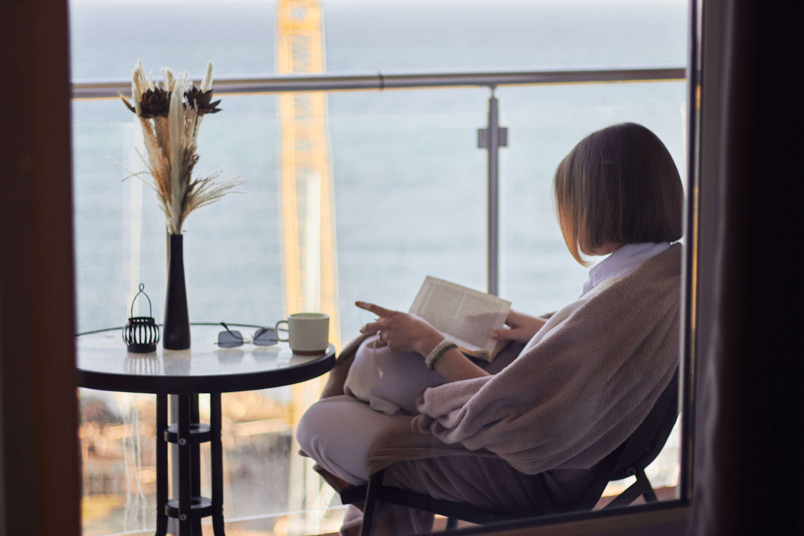 Интерьерная съёмка. Живые фото в Крыму | Фотограф Роман Скрипкин | Искренние фотографии без поз и суеты