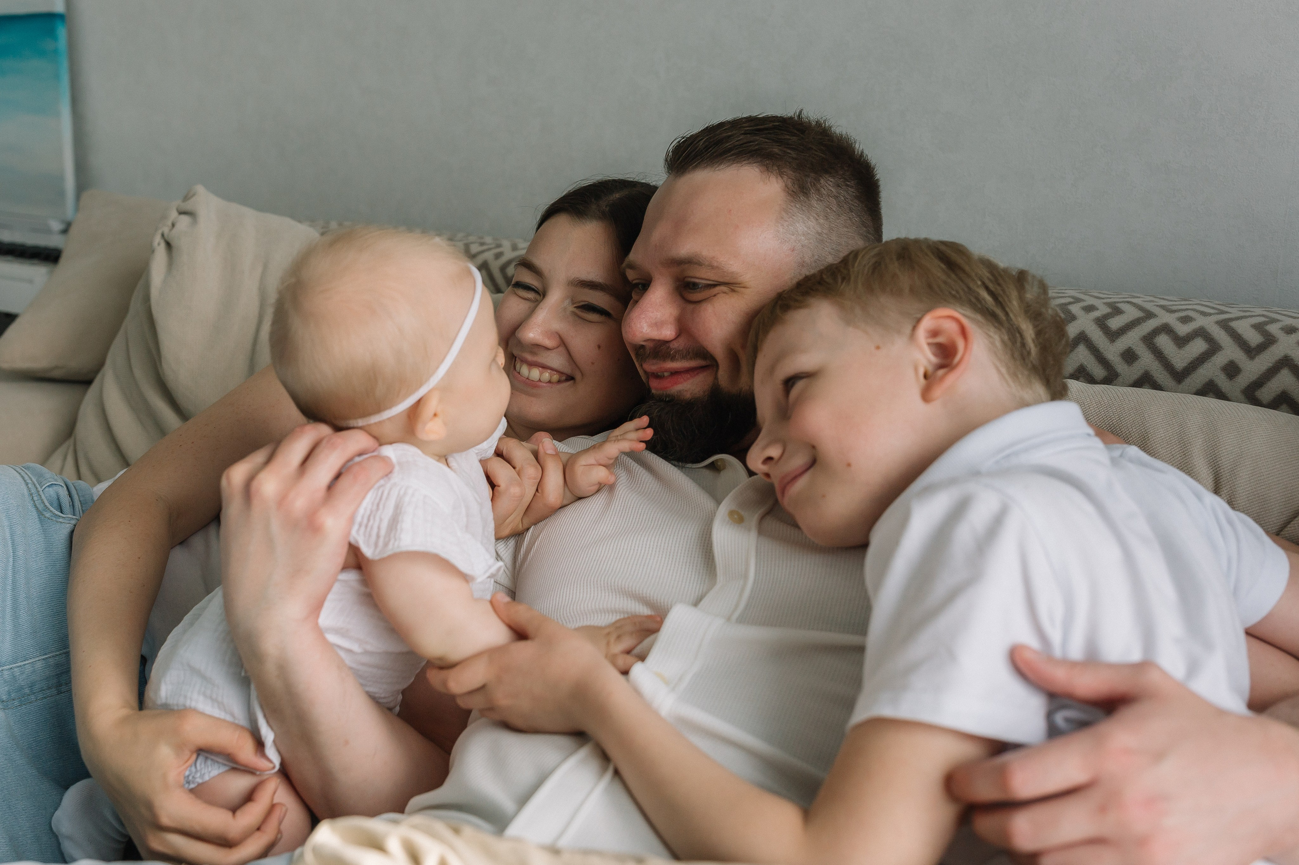 Тима, Мила, Алёша, Алисия домашняя. Семейный фотограф в Волгограде Надежда Головко