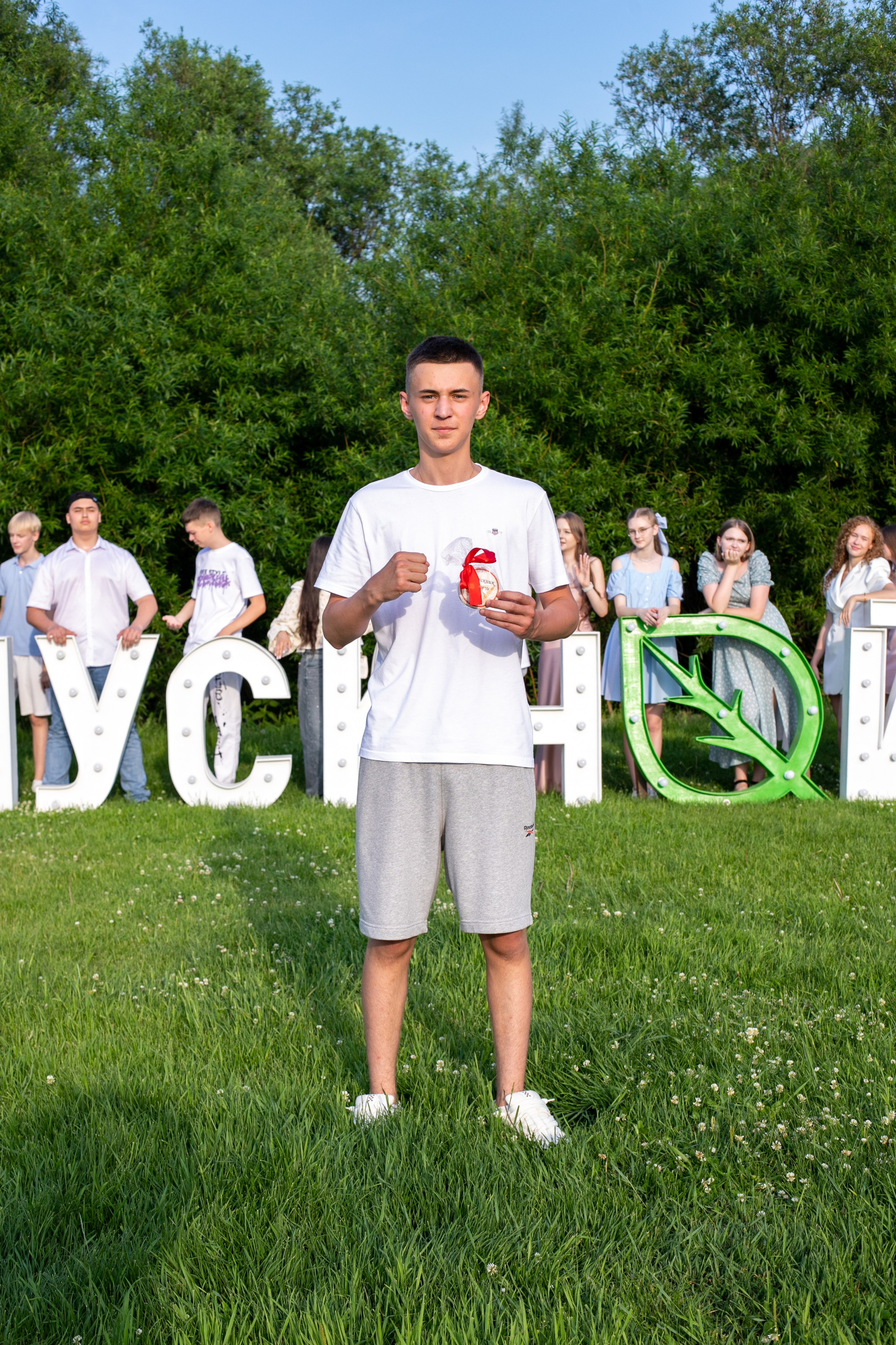 Выпускной. Альбомы с самого детства. +79237847111