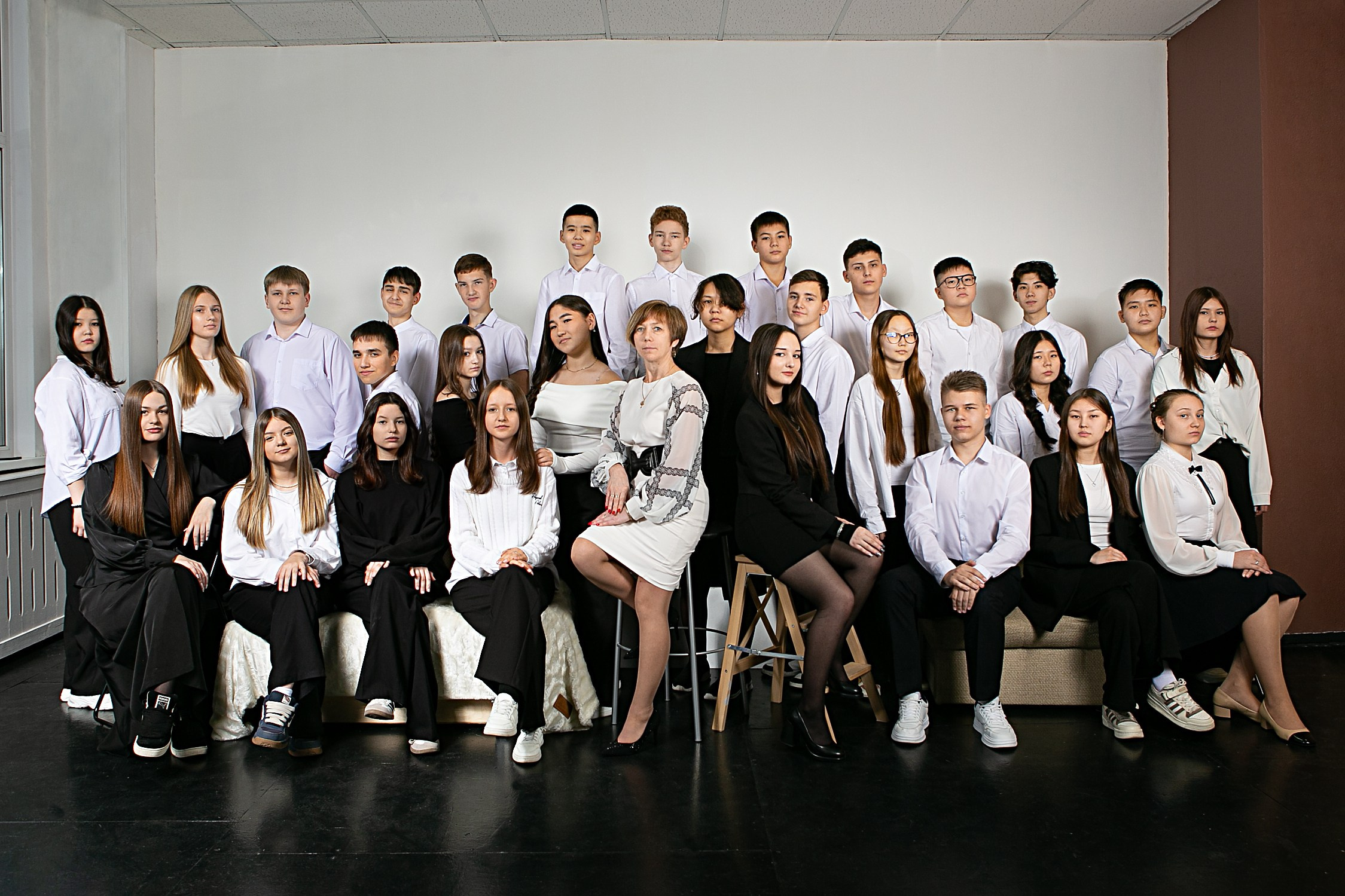 Выпускные фотоальбомы в Омске. Школьный фотограф в Омске, 1 класс, 4 класс, 9 класс, 11 класс, выпускной, выпускной в детском саду. Фотограф Наталья Стаг в Омске. Фотографирую в разных стилях в разных студиях, а так же в школах и садах. Печатаю выпускные фотоальбомы