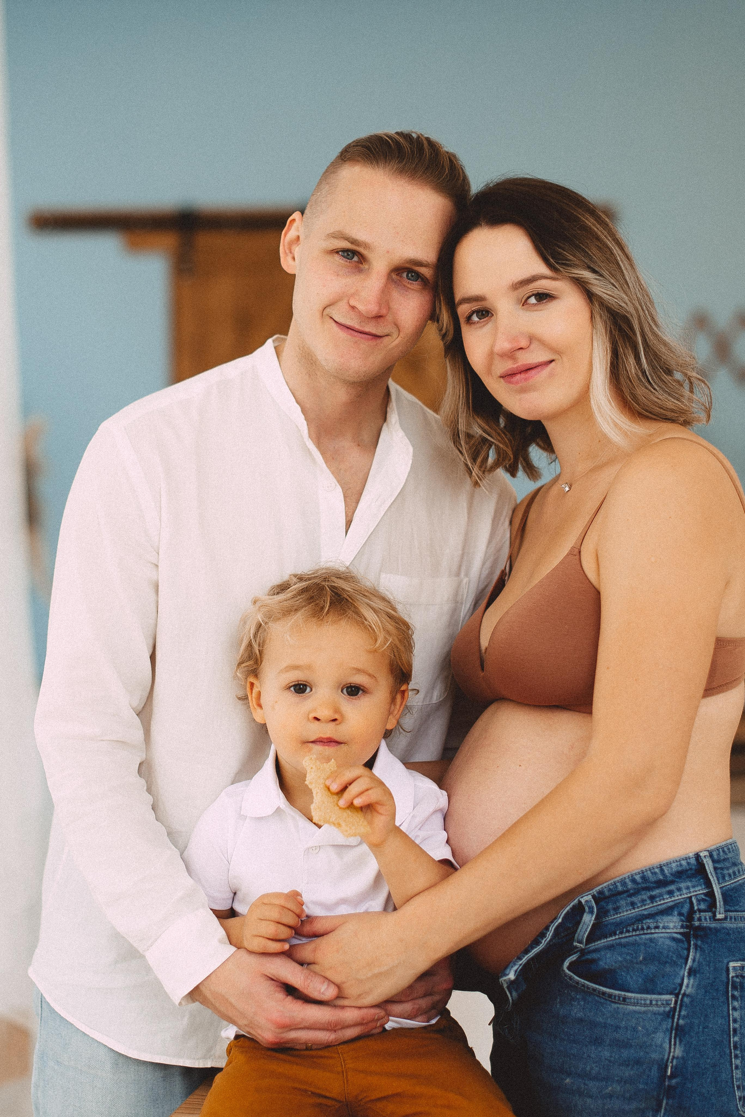 Саша, Петя и Аня в ожидании второго малыша. Семейная фотосессия Бутово Москва фотограф Алина Морщагина