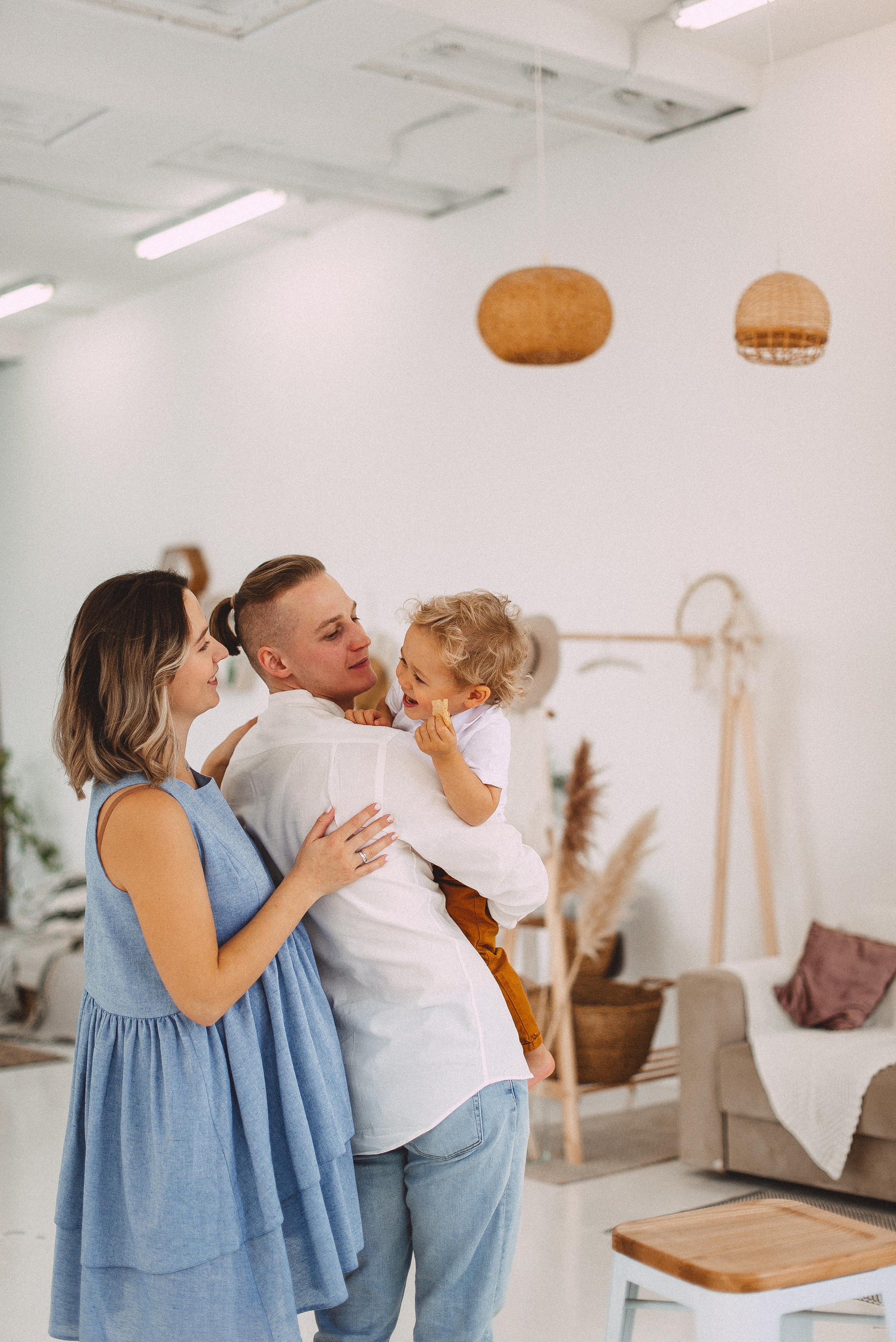 Саша, Петя и Аня в ожидании второго малыша. Семейная фотосессия Бутово Москва фотограф Алина Морщагина