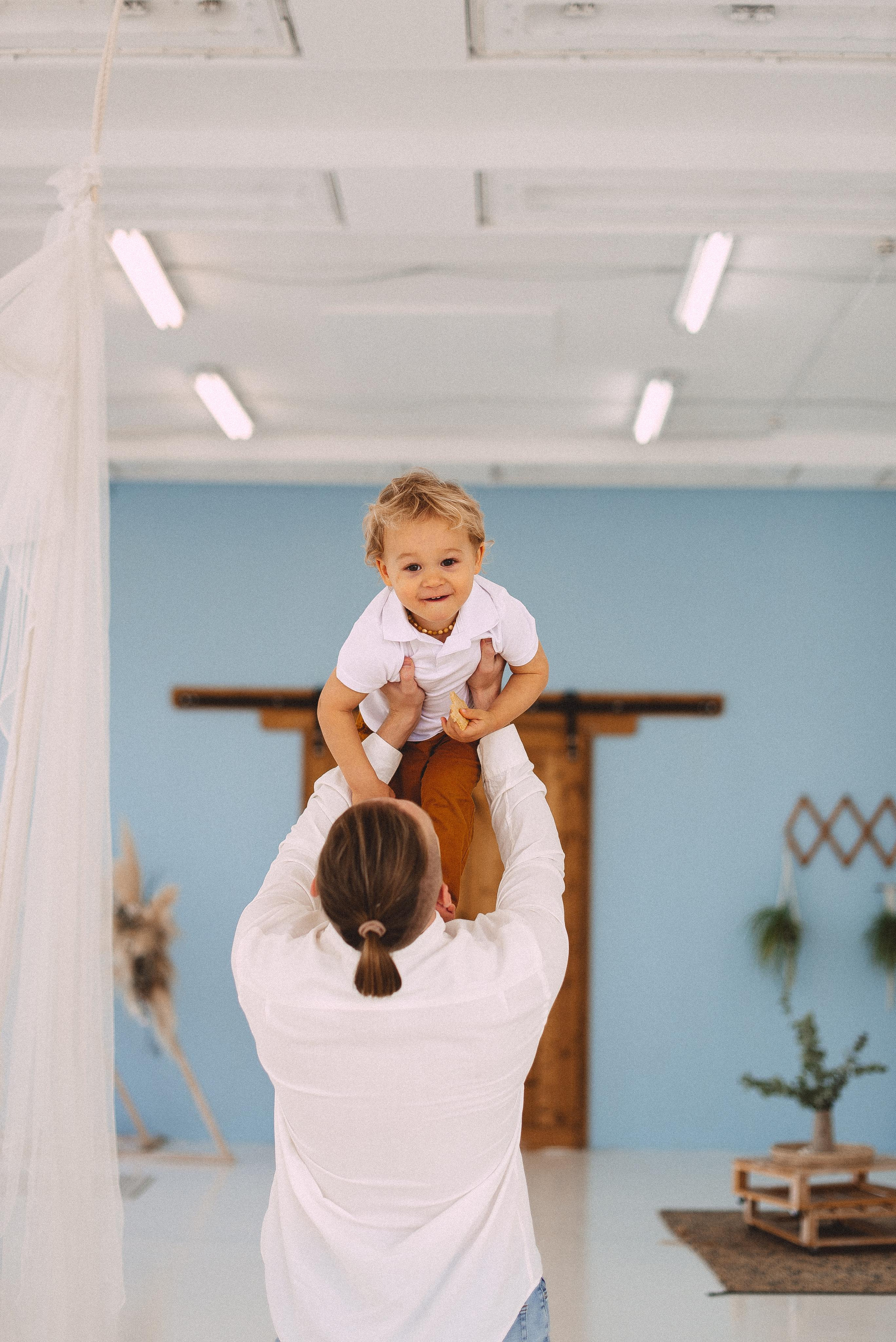 Саша, Петя и Аня в ожидании второго малыша. Семейная фотосессия Бутово Москва фотограф Алина Морщагина