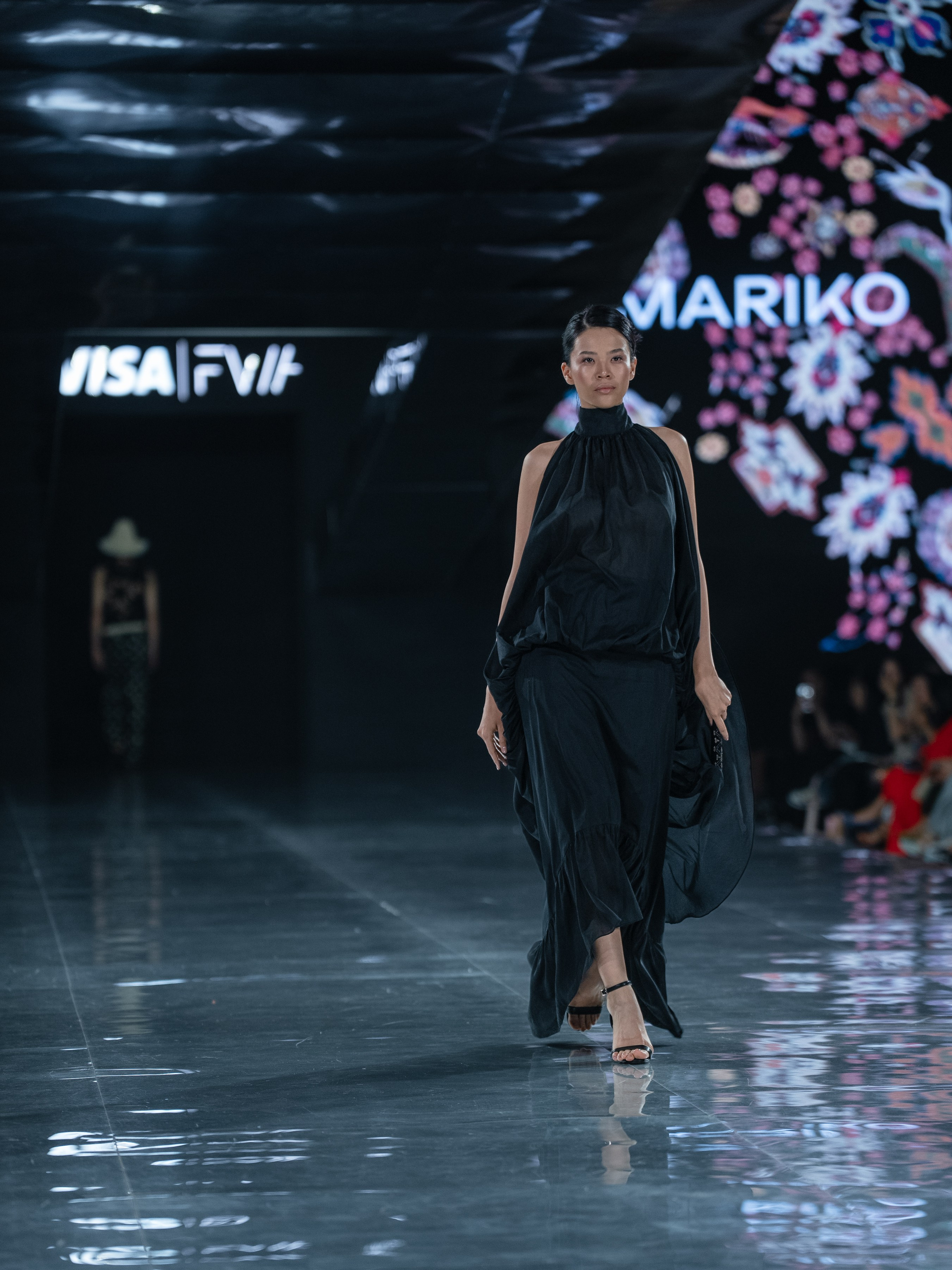 Visa Fashion Week Pre-Fall Mariko. Сайт Алматинского НЮ АРТ, будуар и фэшн фотографа Дениса Карпенко