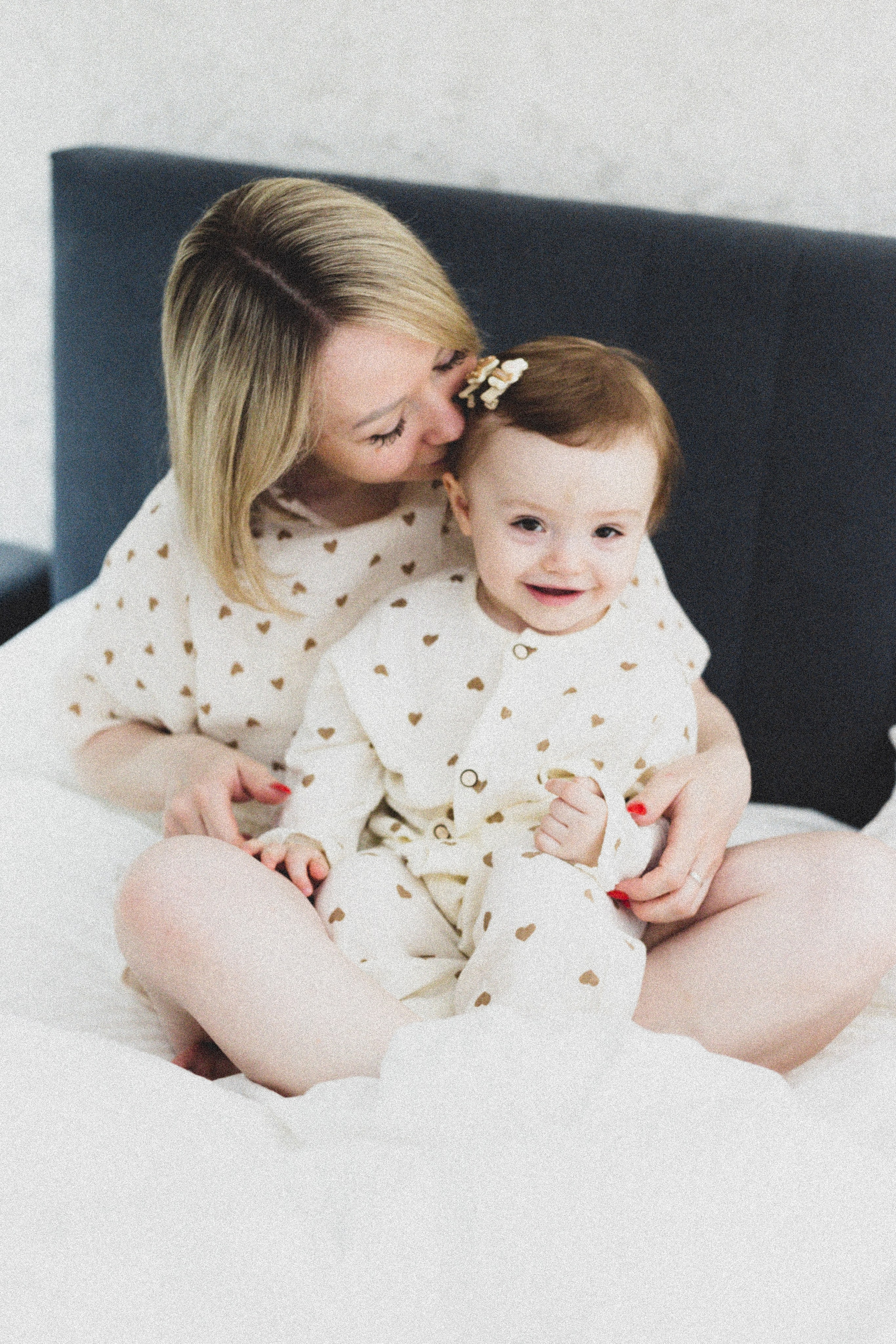 Мама и малыш lifestyle. Фотограф беременных и новорождённых в Краснодаре