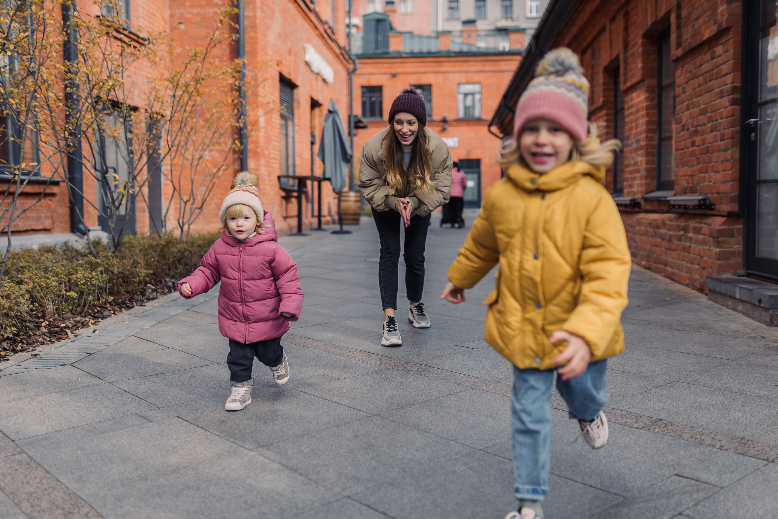 Прогулочная фотосессия в городе в стиле Lifestyle. Контент-фотограф в Москве Хныкина Лена