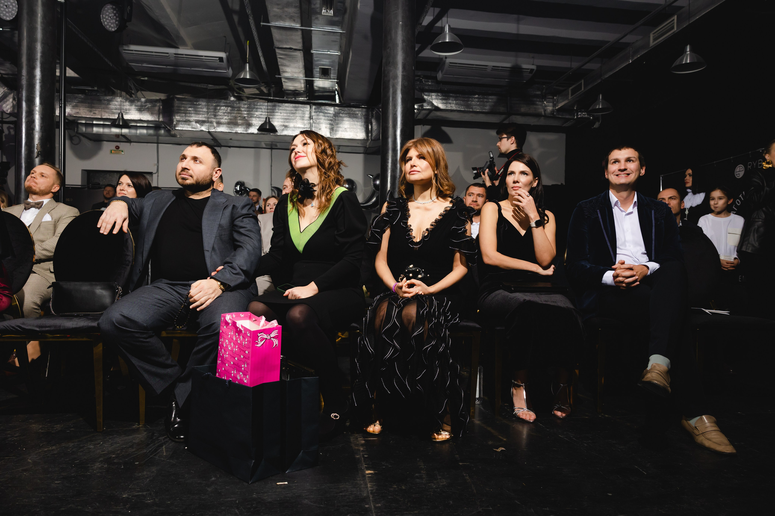 Ивенты и Конференции. Сайт с красивыми фотографиями и людьми