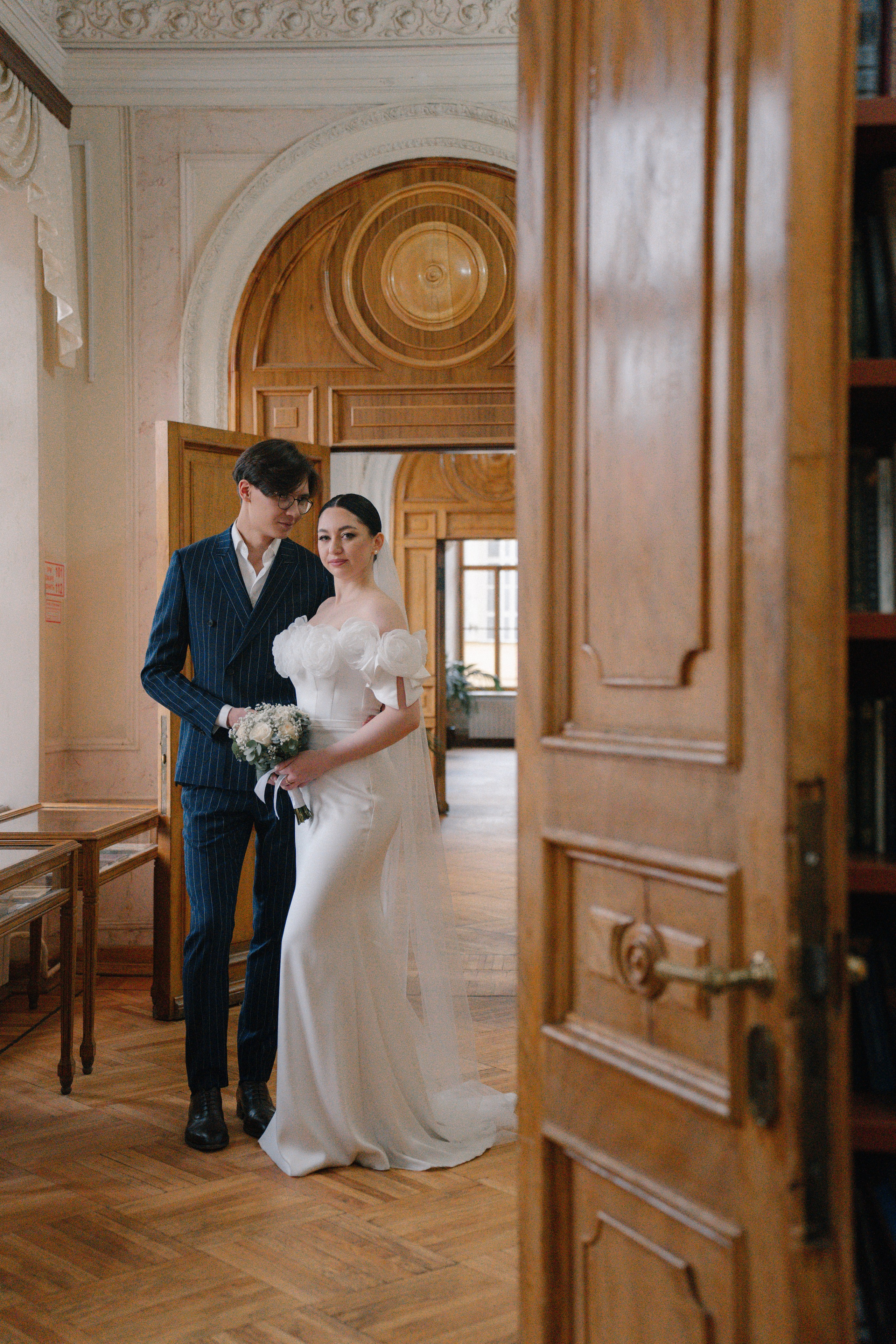 Свадебная фотосессия в Библиотеке читальне им. Пушкина