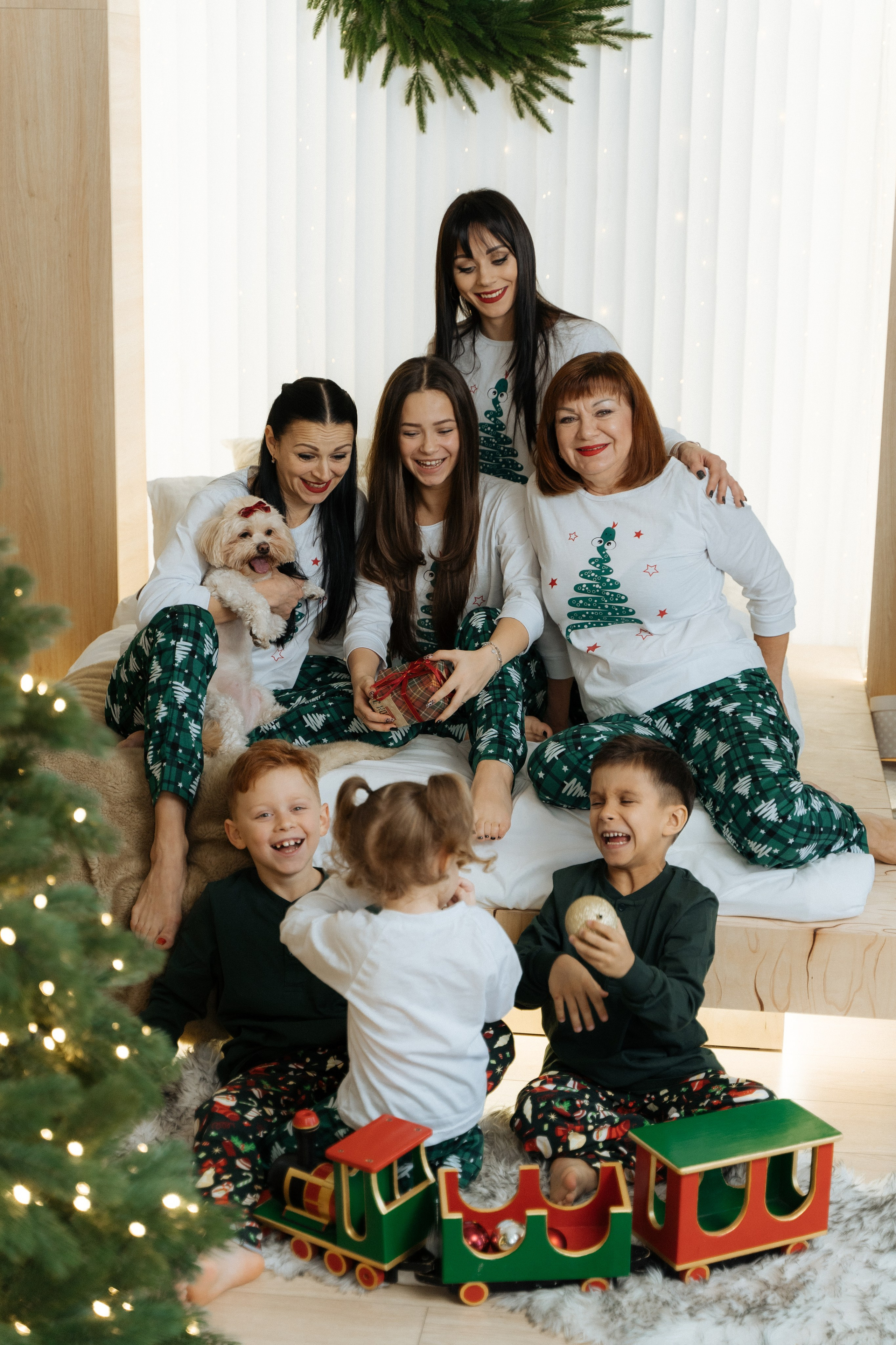 Новогодняя фотосессия большой семьей. Свадебный и семейный фотограф в Севастополе и в Крыму