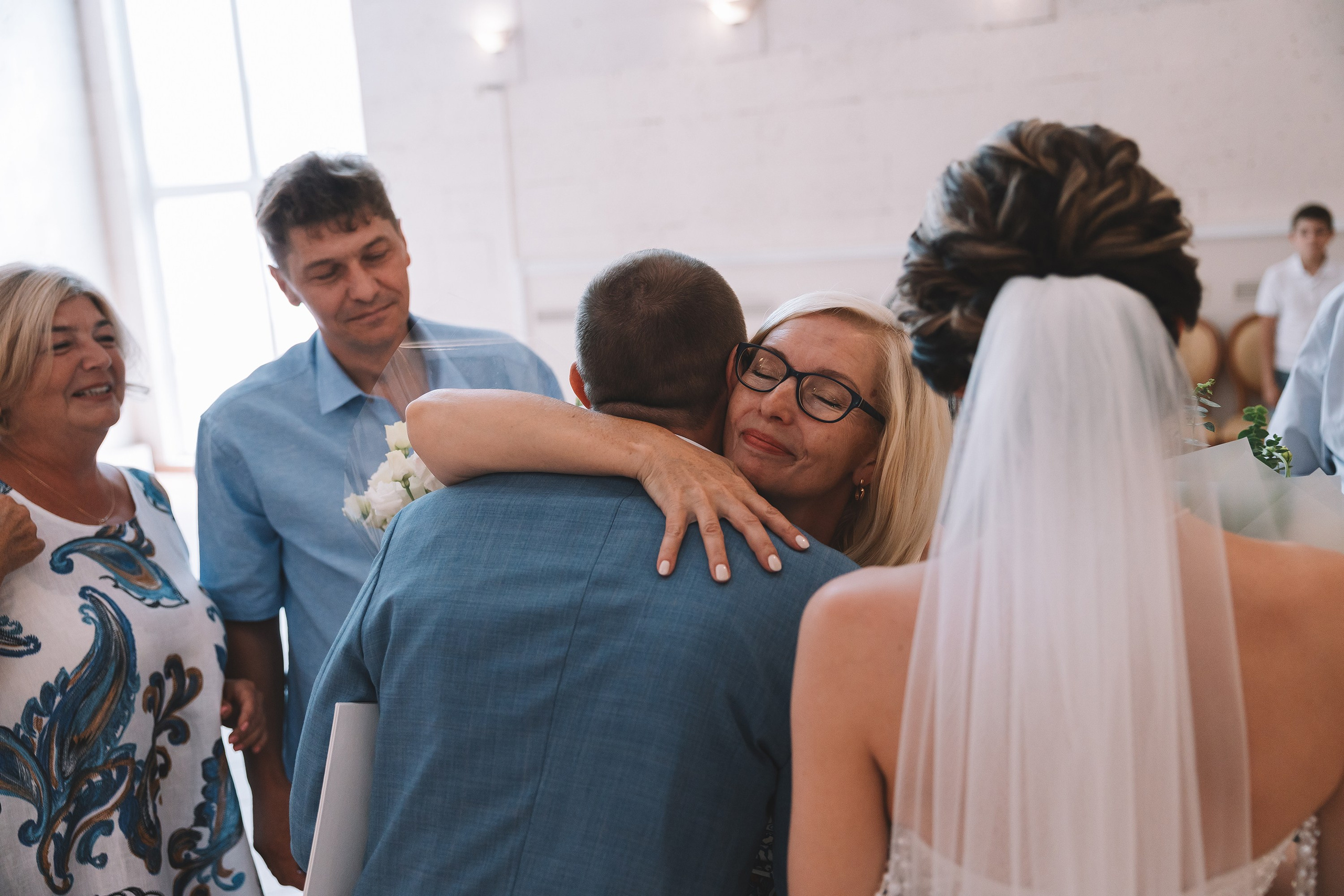 Свадебная фотосессия с росписью в ЗАГСе Видное и фотосессией с машиной. Свадебный фотограф в Москве — Оскар Гелманов