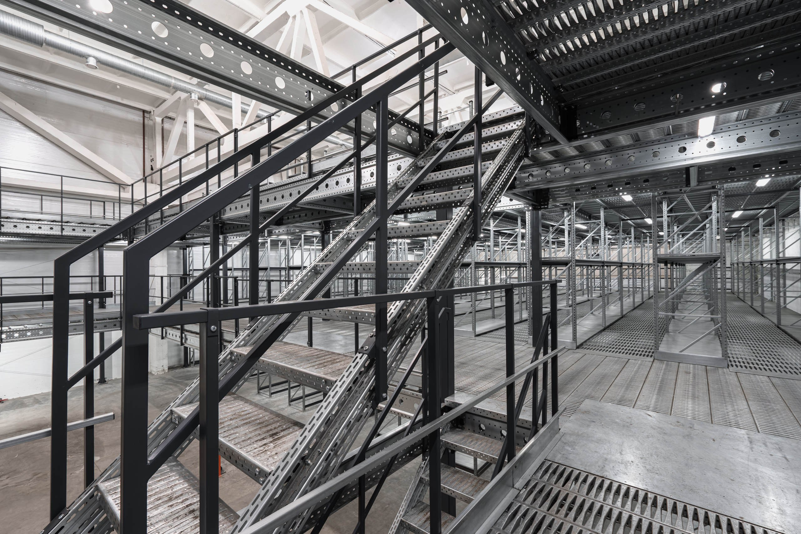 Фотосъемка для ООО «ПГС-К», системы хранения. Интерьерный фотограф и ретушер в Красноярске Денис Антропов