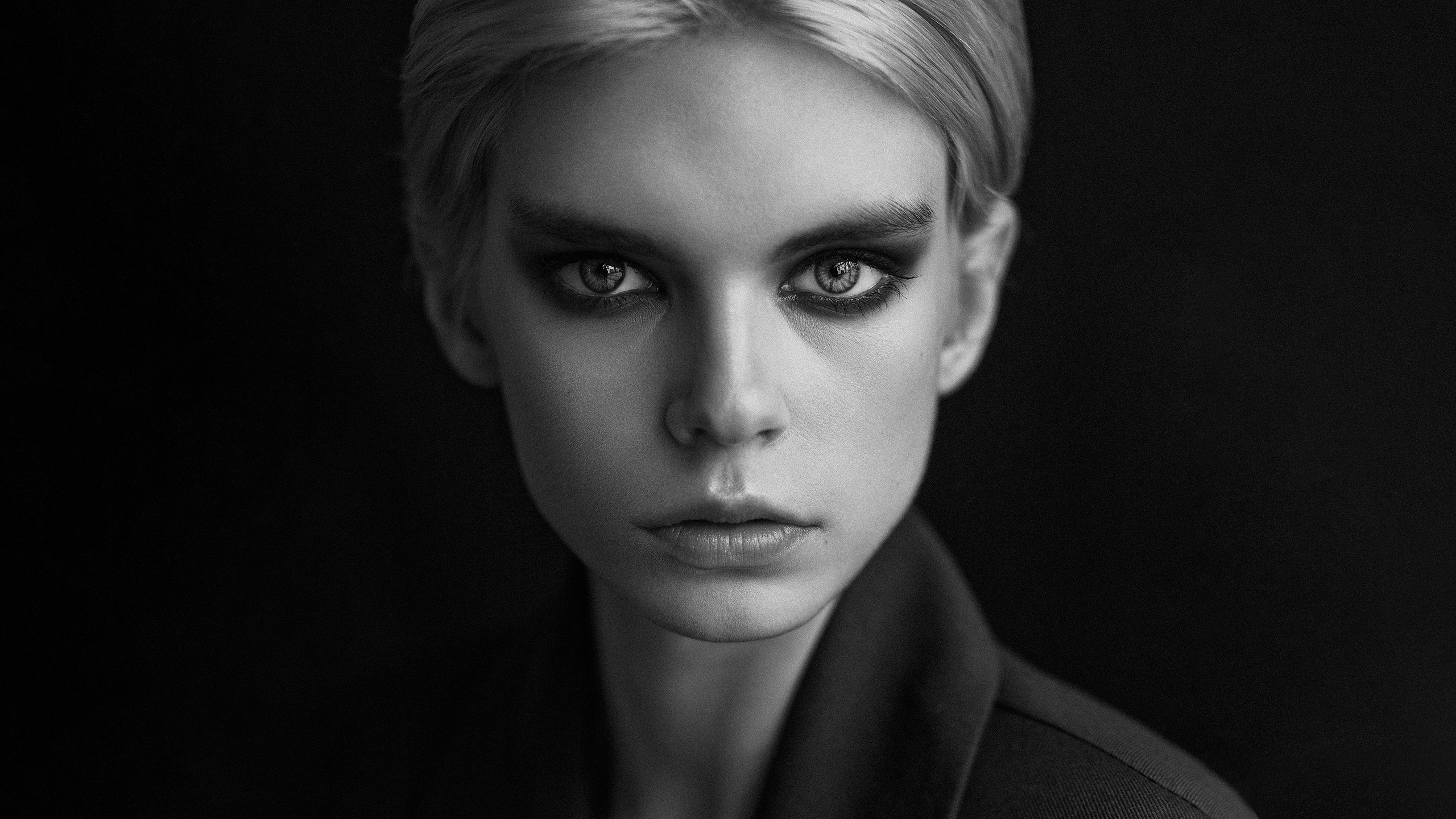 Portrait and Fashion photographer in St. Petersburg. Ivan Kovalev