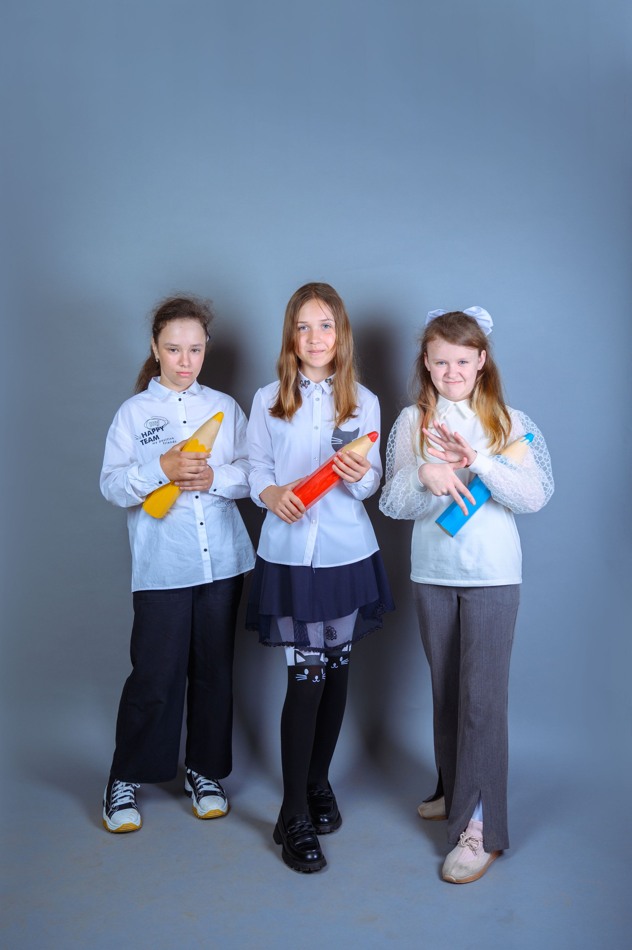 Фотосъемка на фоне с реквизитом. Фотограф. Выпускные альбомы в Барнауле