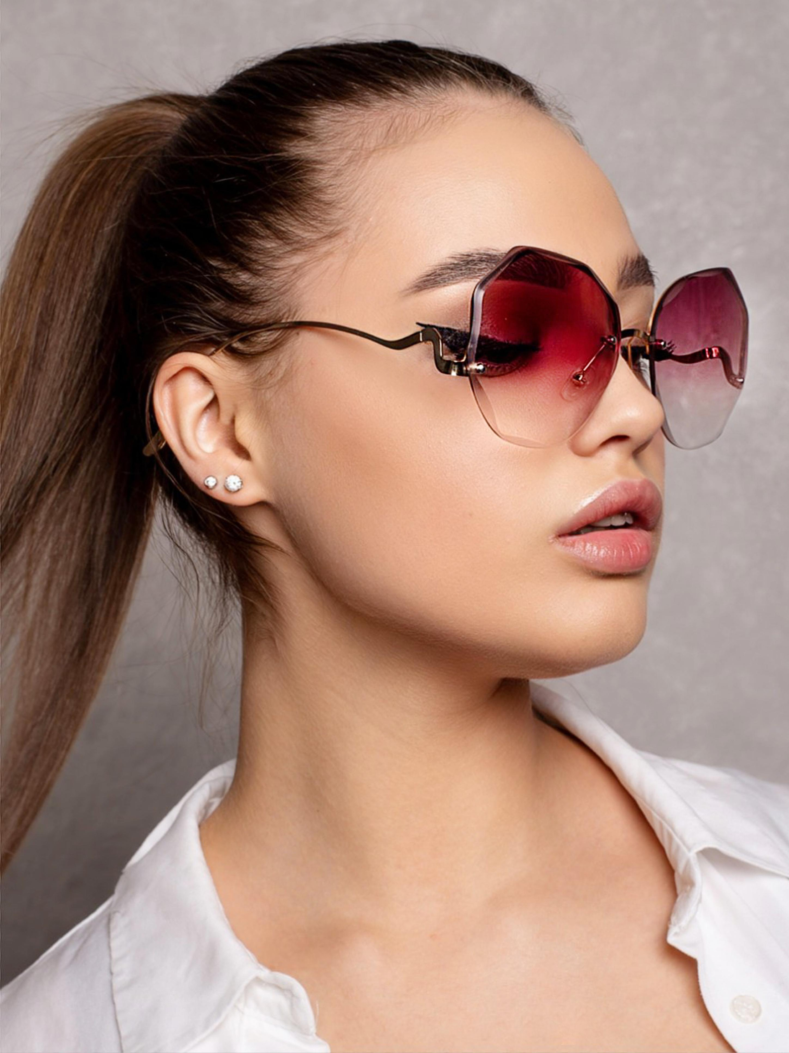 Модельная съемка в интерьере для маркетплейсов. ТМ Продакшн — Съемка для маркетплейсов в Москве