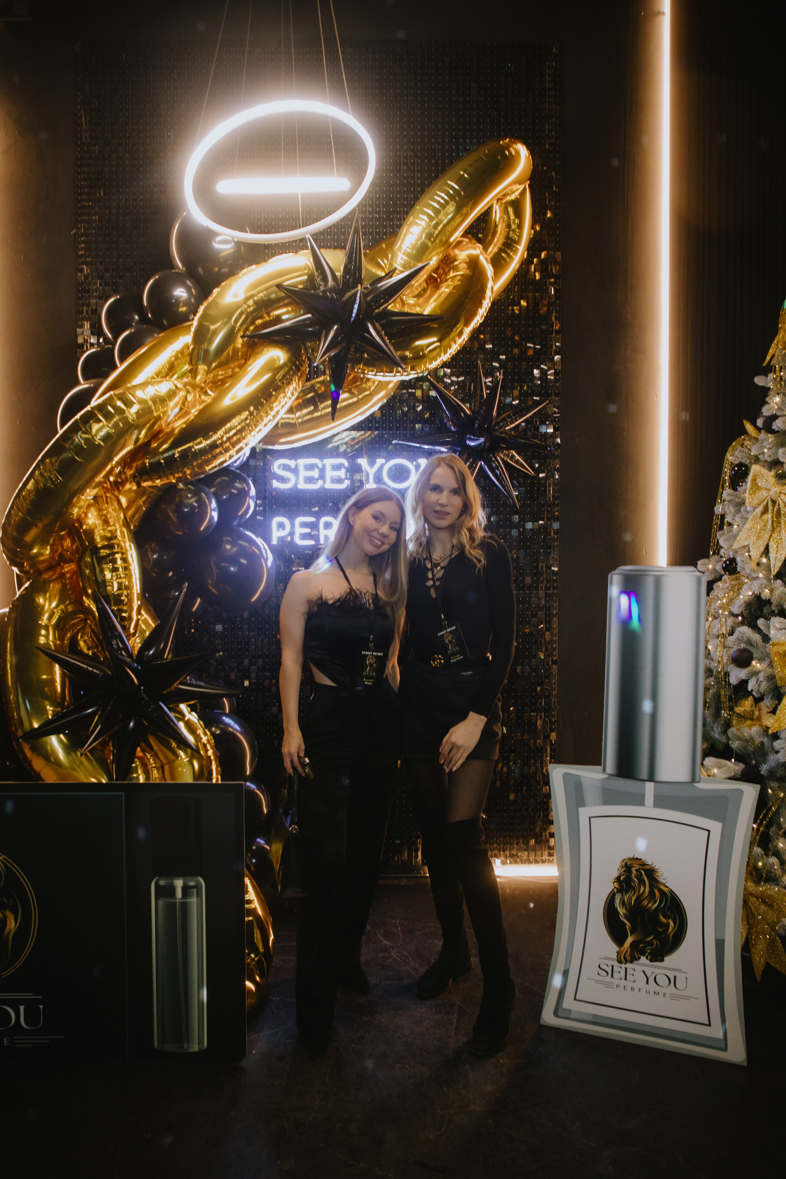 See `You Perfume. Фотограф в Москве и Санкт-Петербурге Дарина