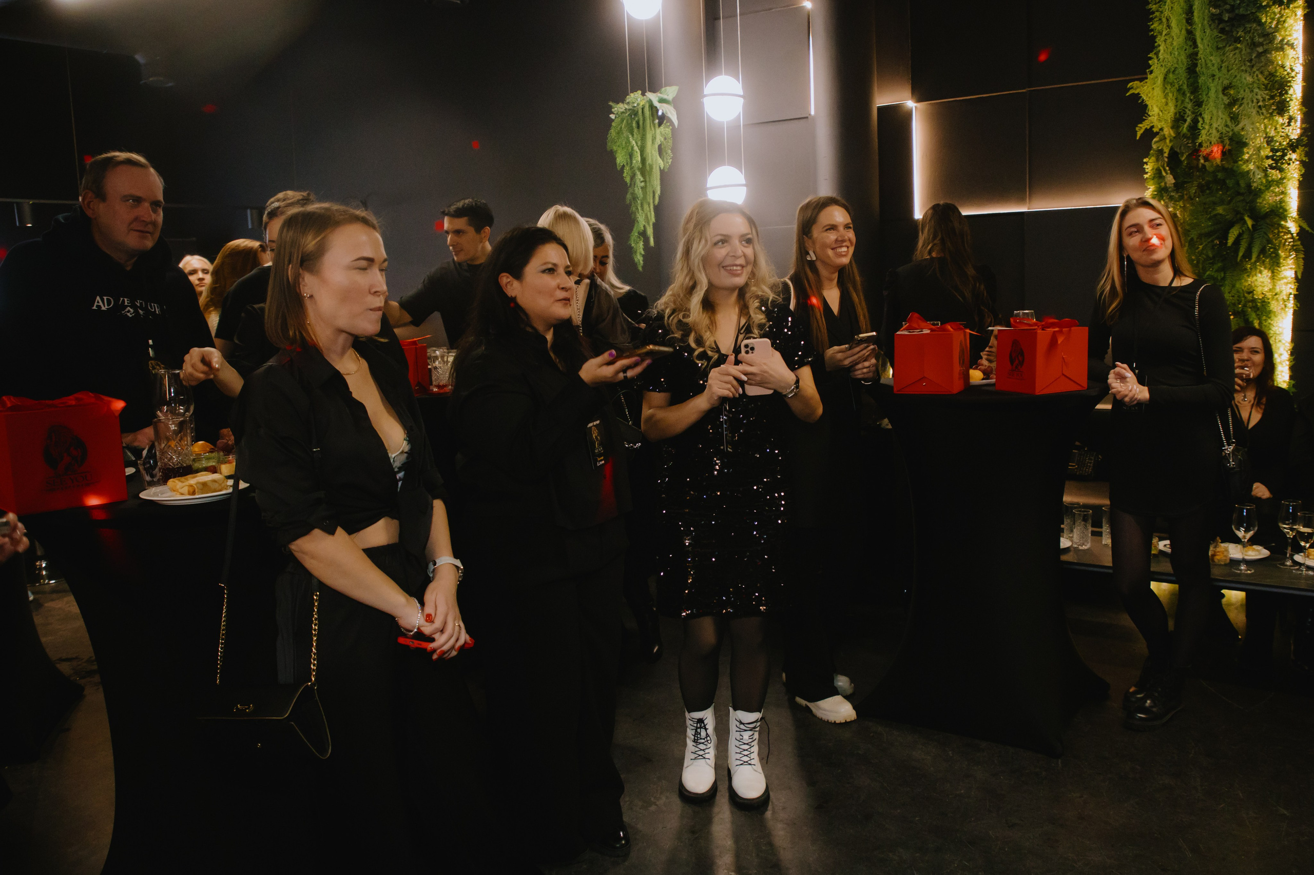 See `You Perfume. Фотограф в Москве и Санкт-Петербурге Дарина