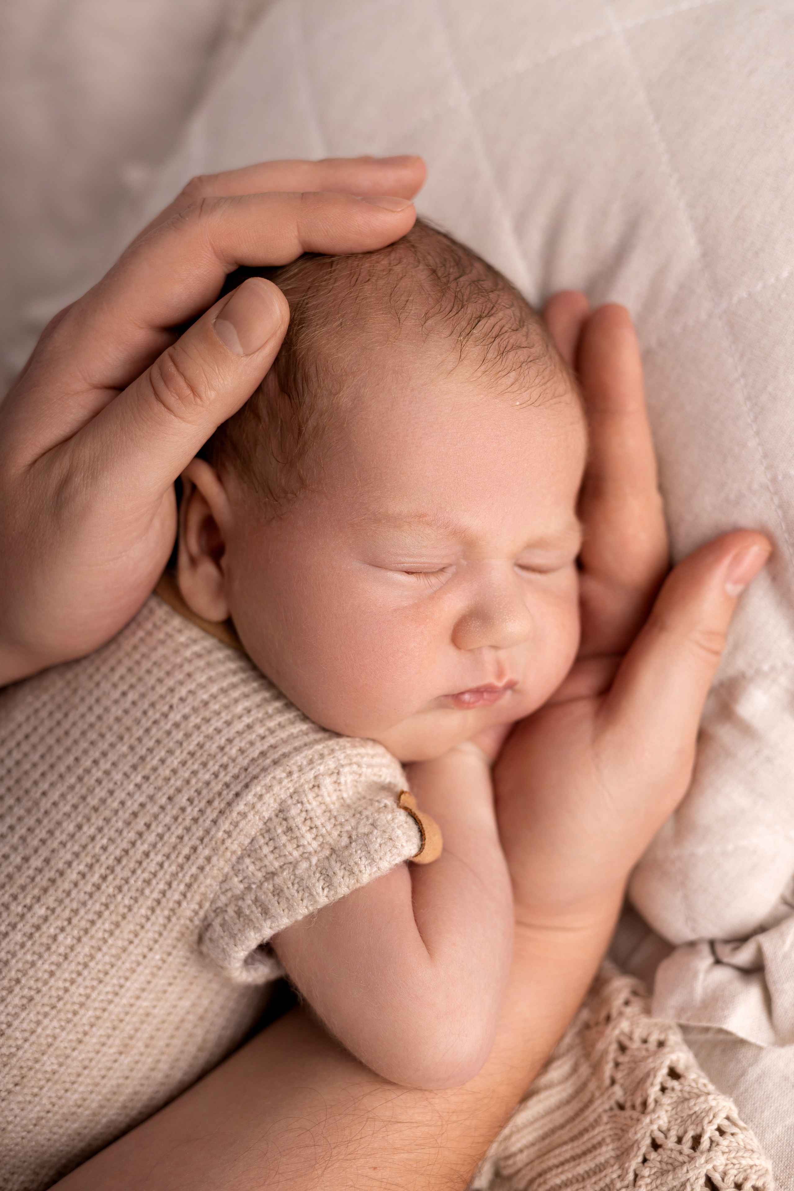Newborn съемка в стиле Лайф. Фотограф новорожденных малышей в Омске и Омской области Эльвира Камаева