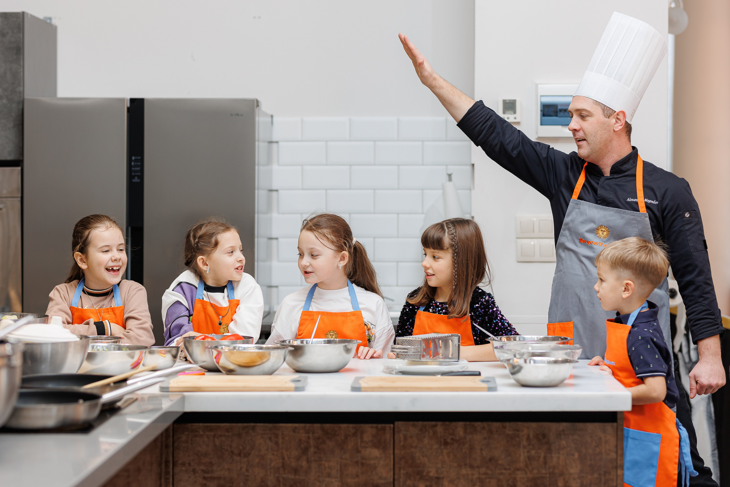 День рождения Насти «Венсдэй во Вкусотеррии». Семейный и детский фотограф Комина Елена, Власиха, Одинцово