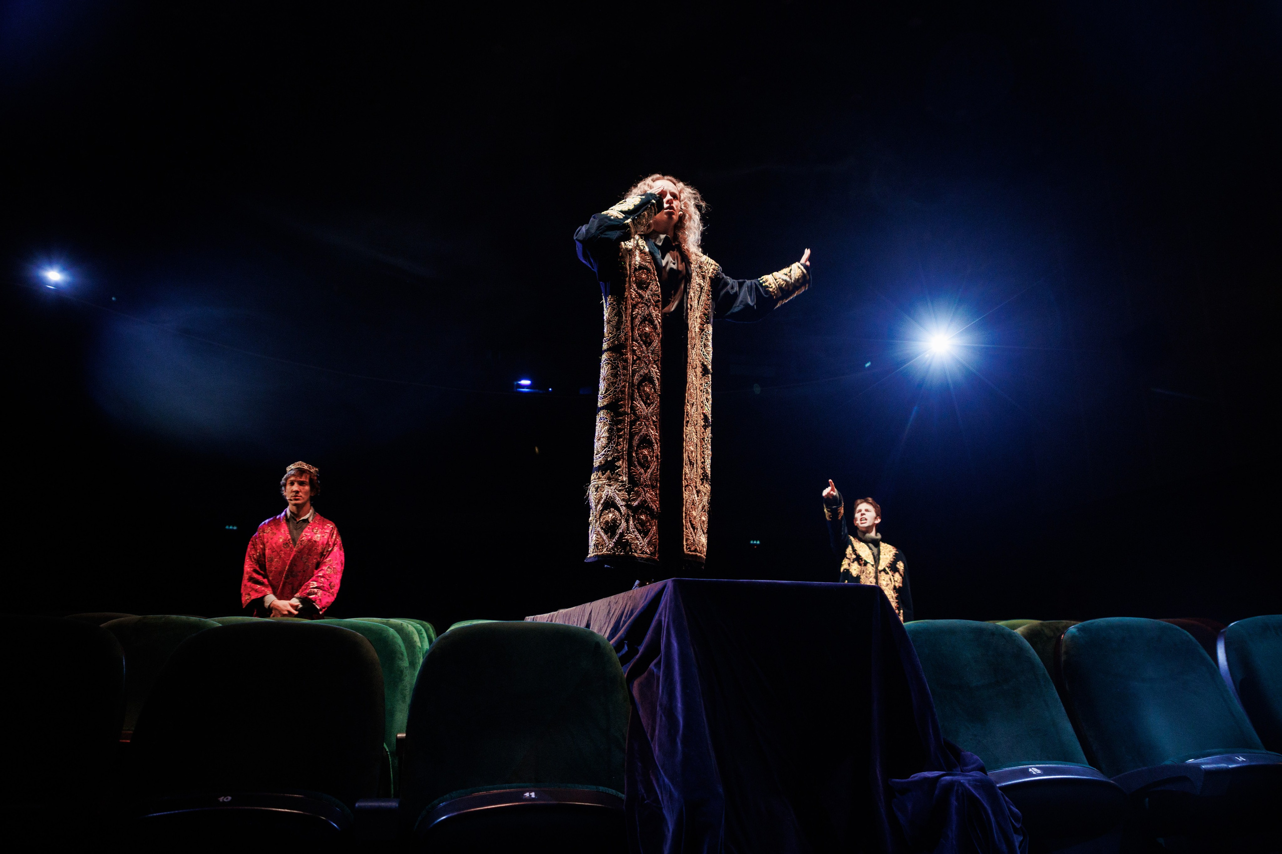 Песнь трех миров. Фотограф городских и семейных событий Артем Карпухин