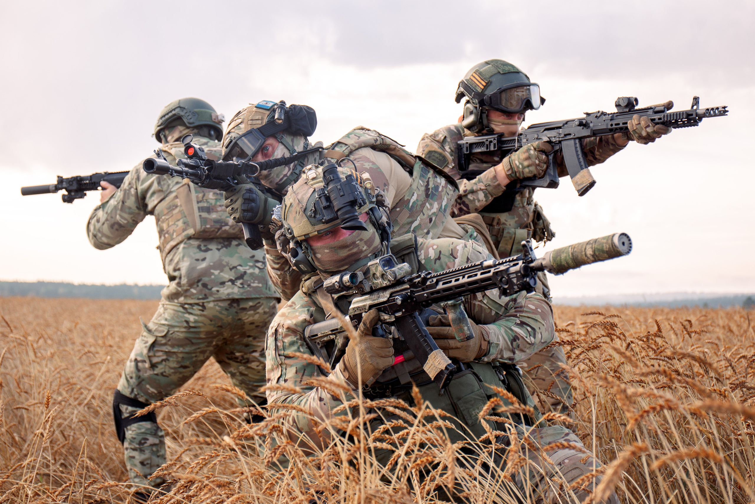 Поле. Для тех, кто не ждёт удачи, а создаёт её. Каждая фотосессия — это твой момент, твой стиль, твой успех. 📸