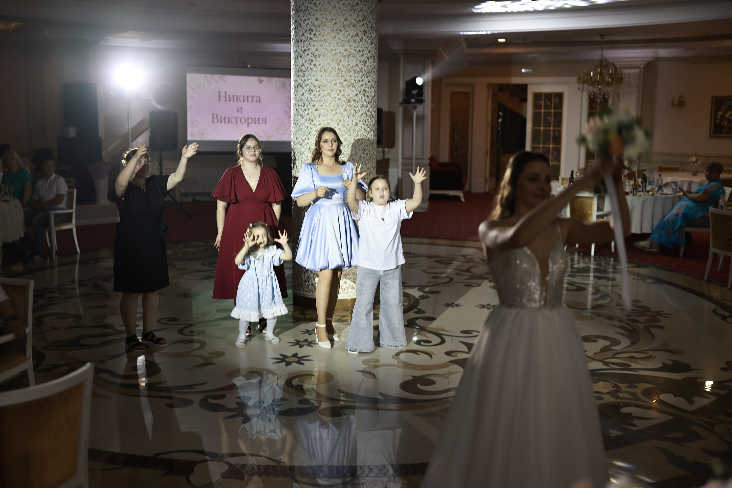 Н и В. Фотограф Олег Сотник