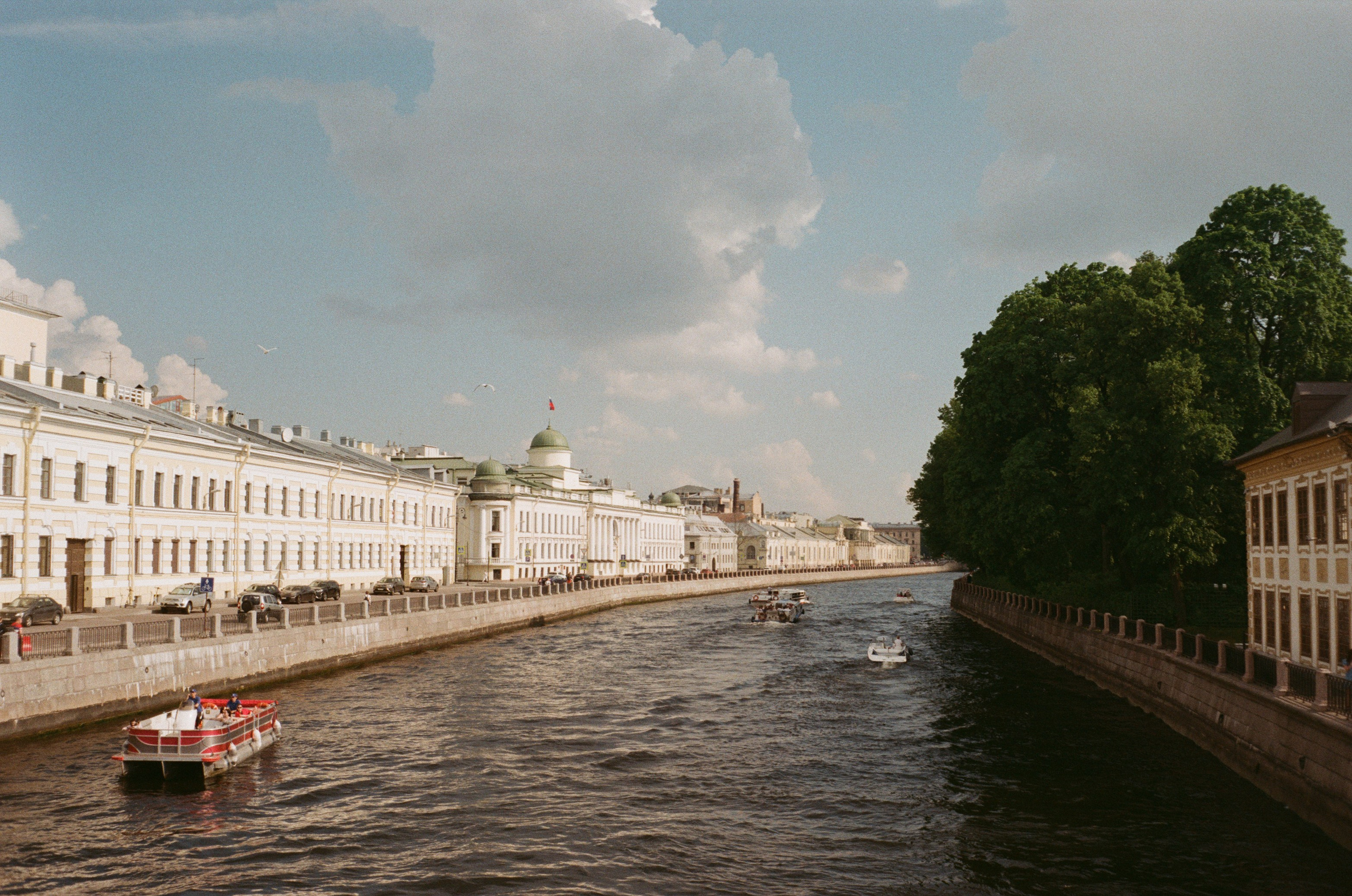 Прогулка по Питеру после отраслевой конференции / Minox 35GT