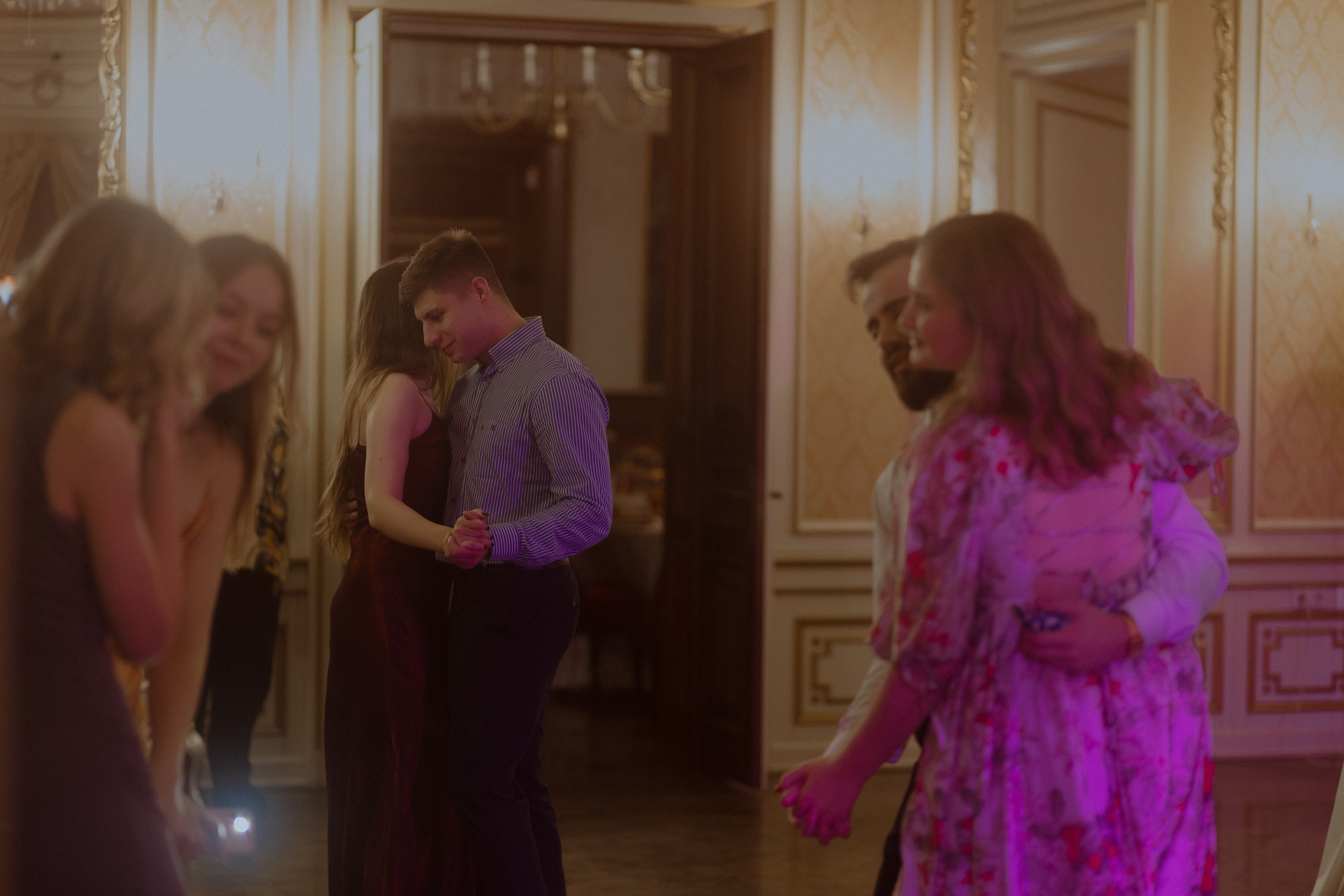 Welcome back to your own dinner party. Фотограф Лия Козловская Минск