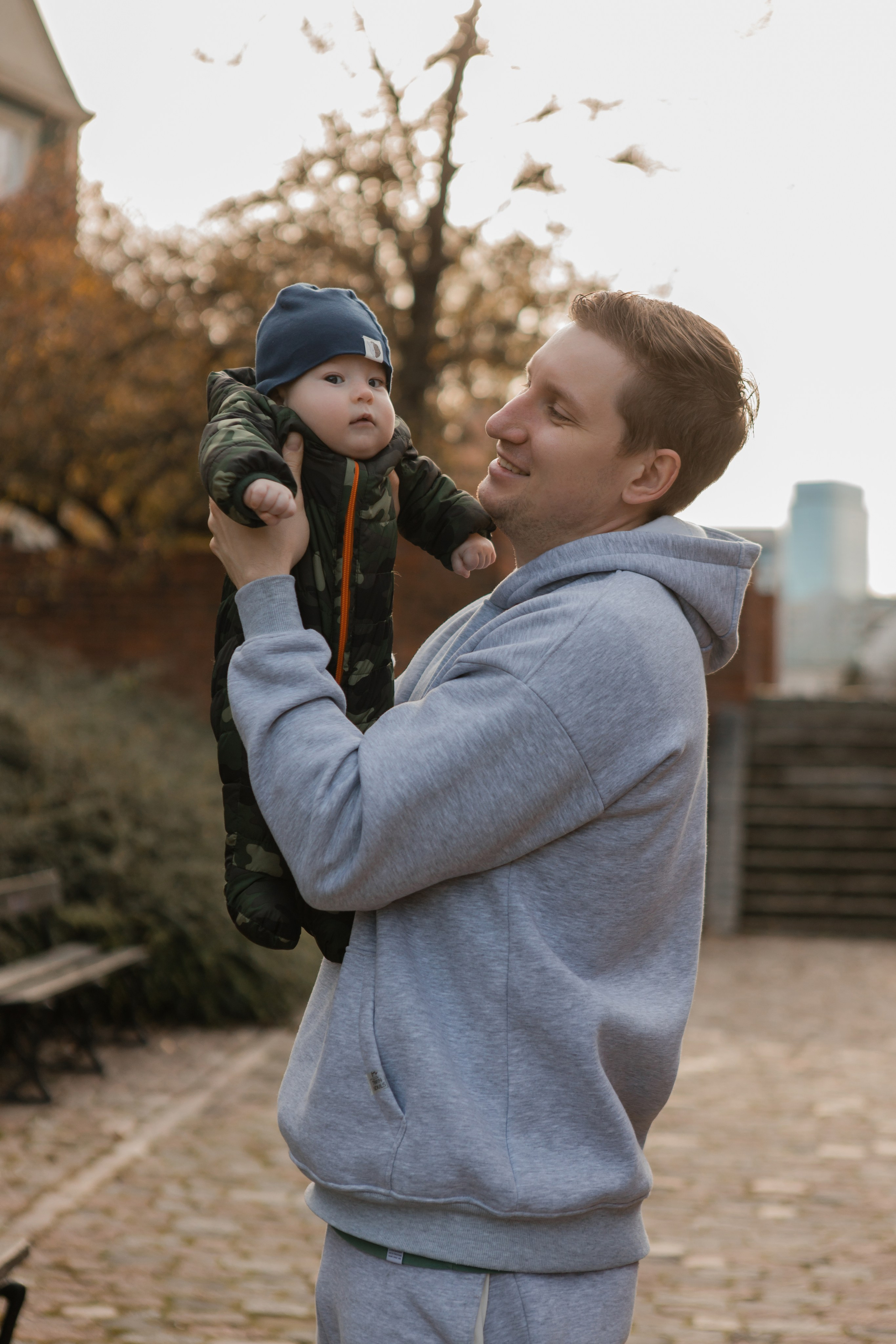 Семейная фотосессия Никиты и Марины. Видеосъемка и фотосъемка свадеб. Фотограф и оператор на свадьбу. Видеосъемка подкастов, собственная видео-фотостудии. Предметная фотосъемка