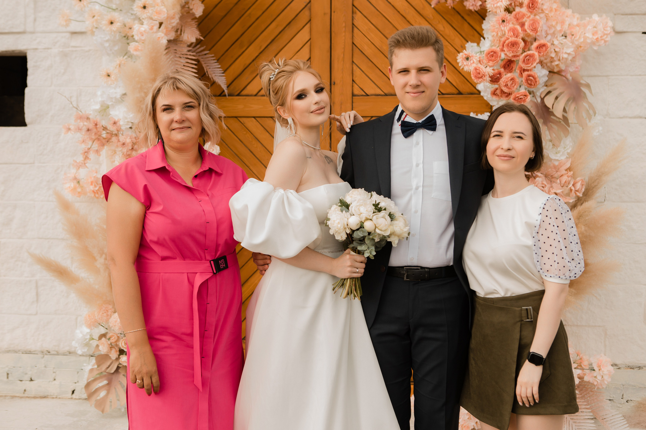 Павел и Ангелина. Видеосъемка и фотосъемка свадеб. Фотограф и оператор на свадьбу. Видеосъемка подкастов, собственная видео-фотостудии. Предметная фотосъемка