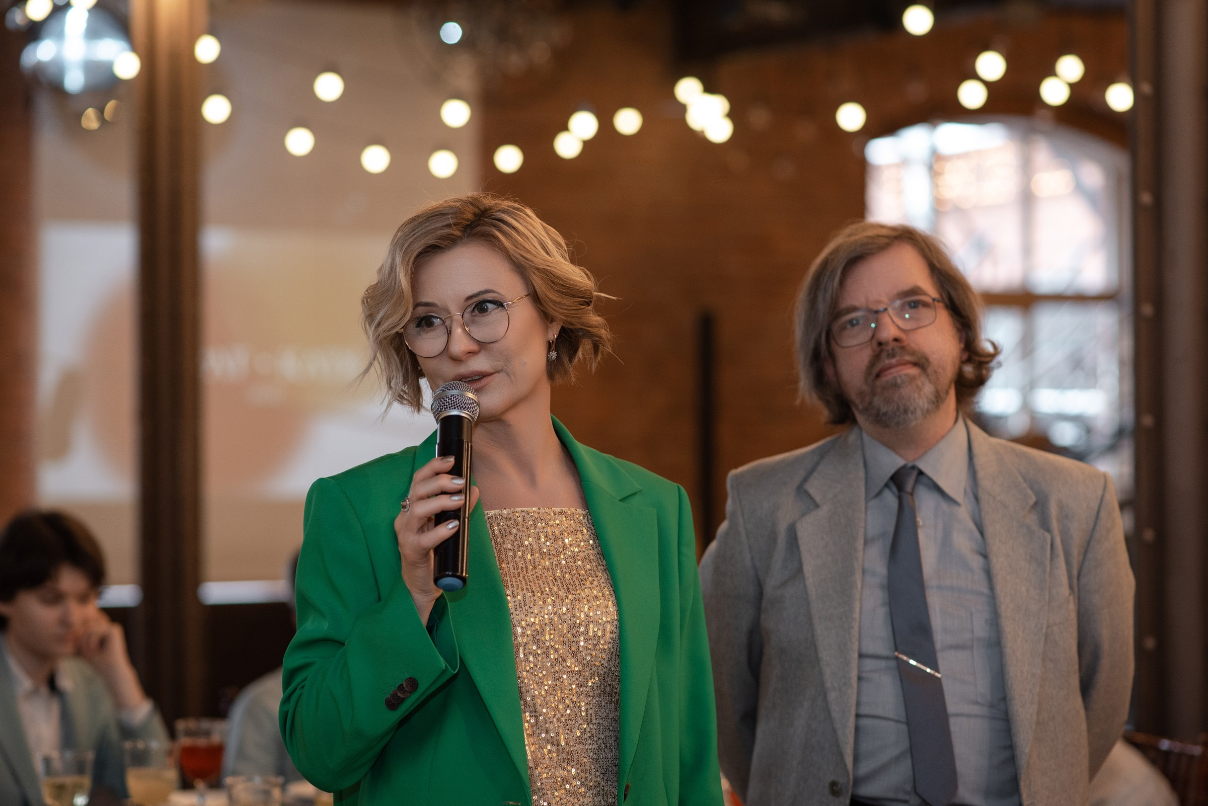 свадебный банкет в весеннем лофте