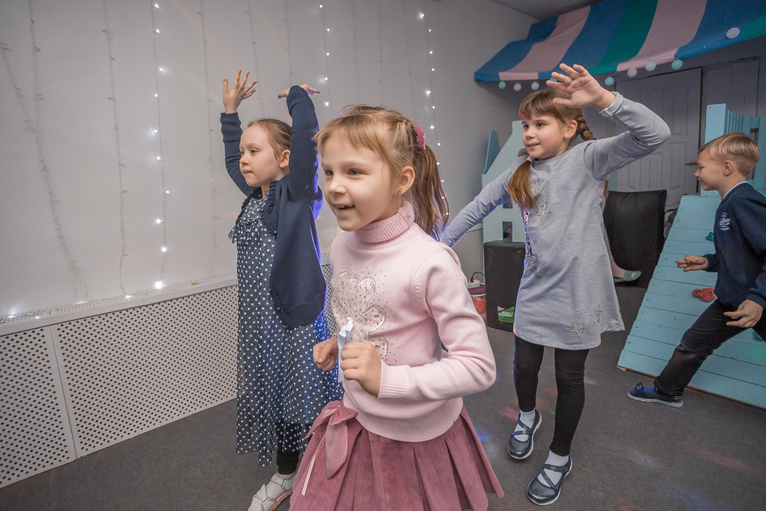 Новый год у первоклассников. Фотографиня Мария Дикова