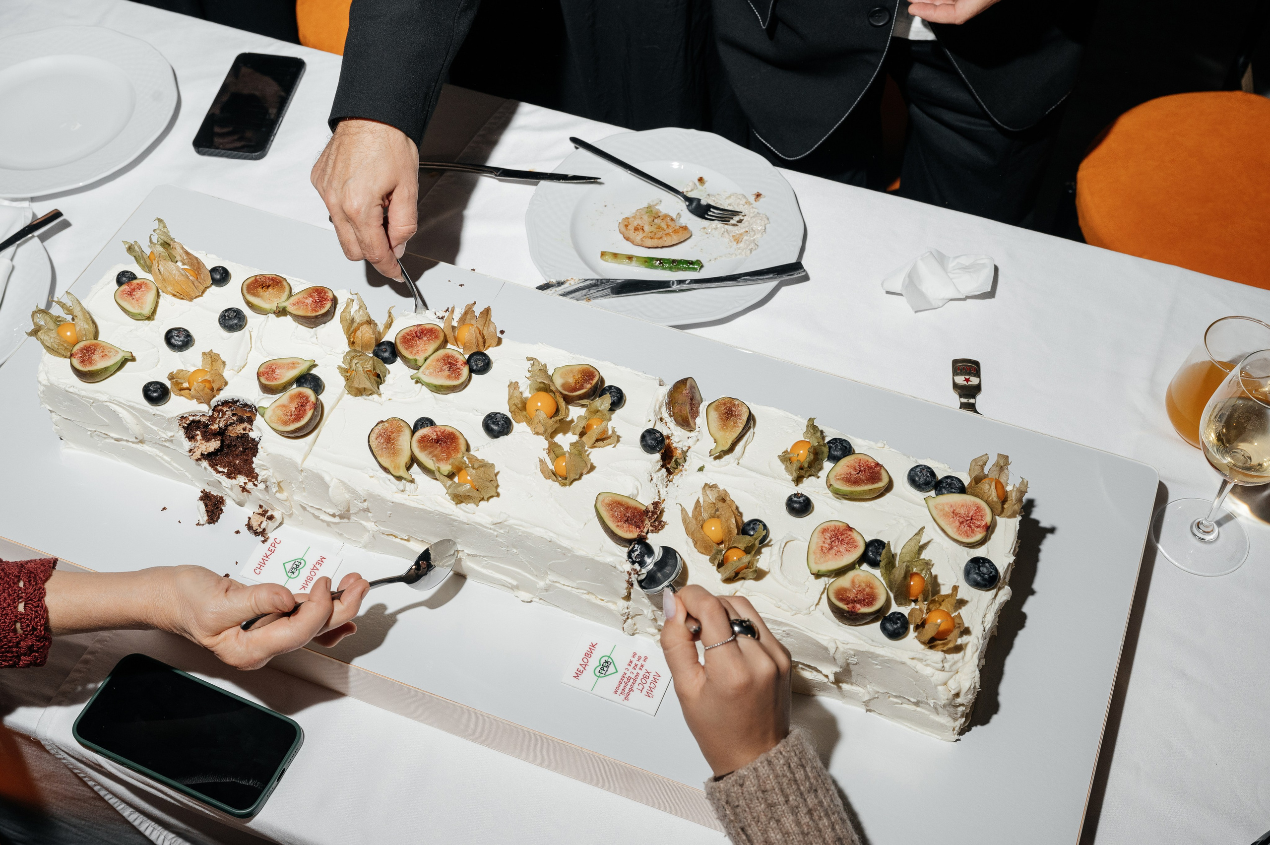 Невероятно атмосферный семейный ужин. Wedding photographer in Moscow and around the world Andrey Medvednikov