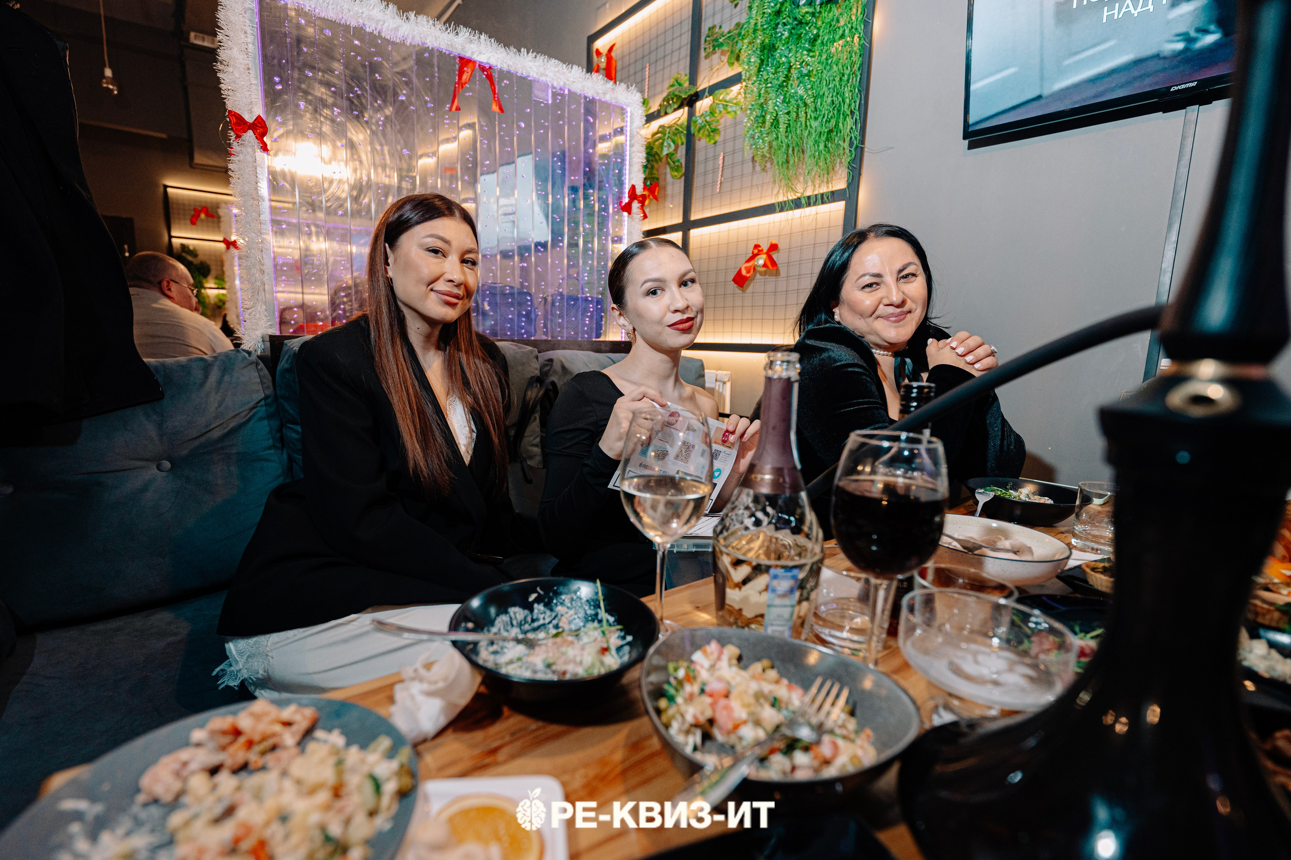 Реквизит — квиз в Зеленодольске и Волжске ZR cafe. Свадебный фотограф в Казани, и Зеленодольске Радик Мухаметов