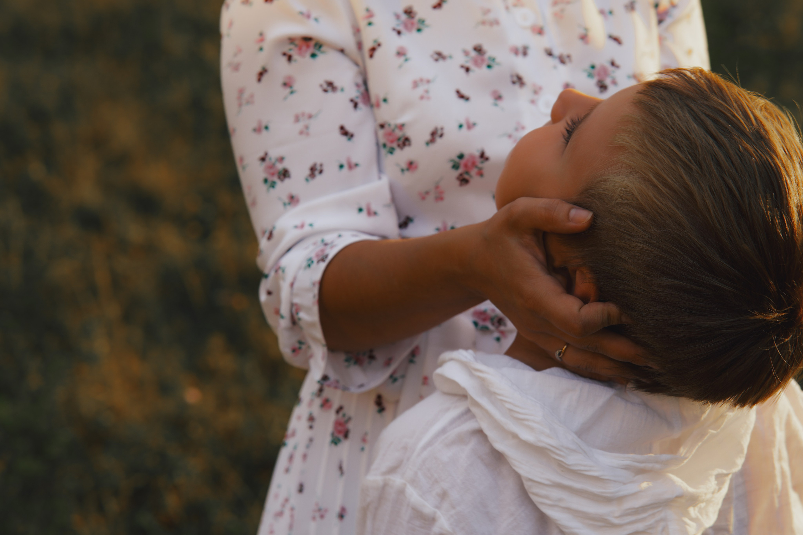 У дома. Фотограф Мария Зайчик