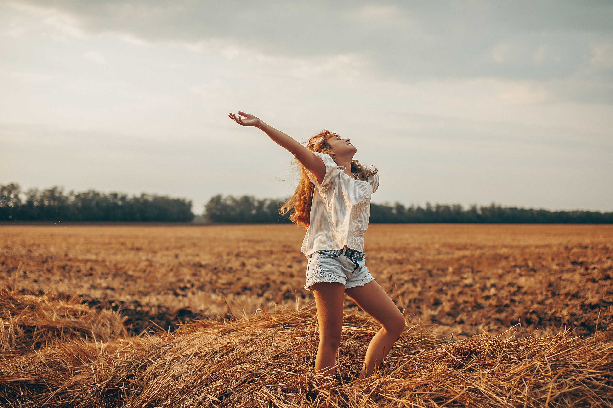 В подсолнухах. Свадебный и семейный фотограф/видеограф в Краснодаре Наталья Осинская